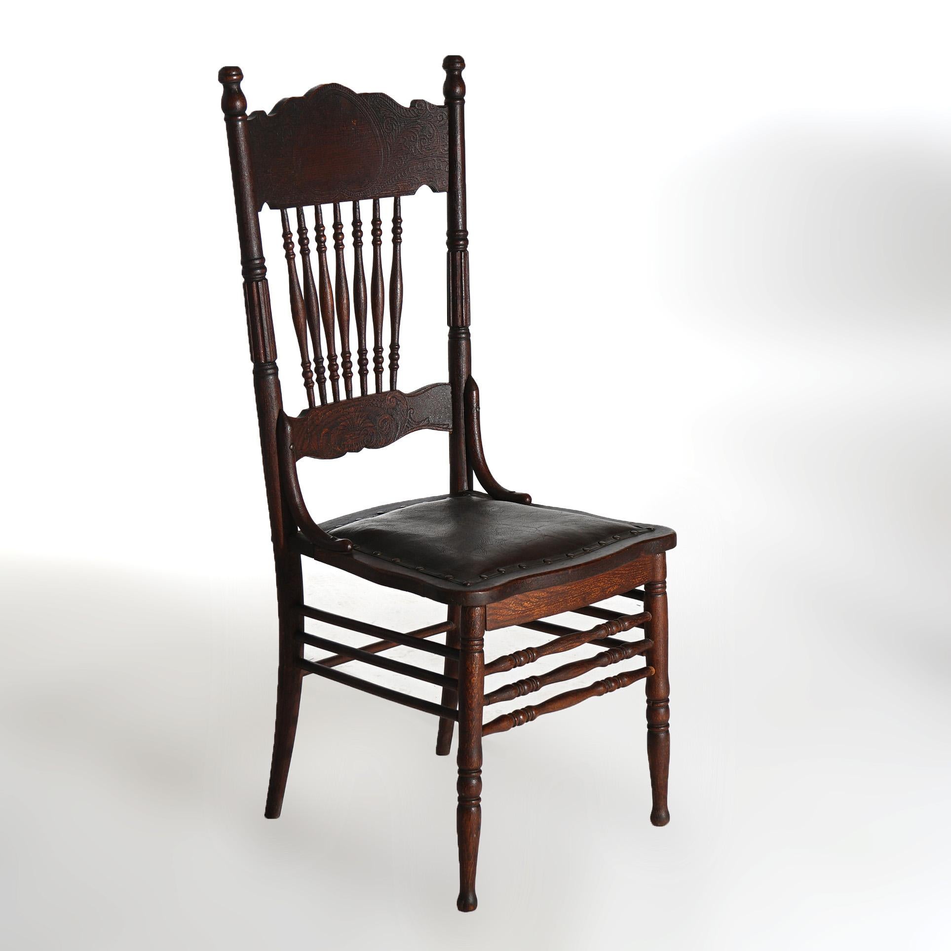20ième siècle Six chaises de salle à manger Larkin en chêne ancien, en forme de cœur inversé, à dossier fléché et pressé en vente