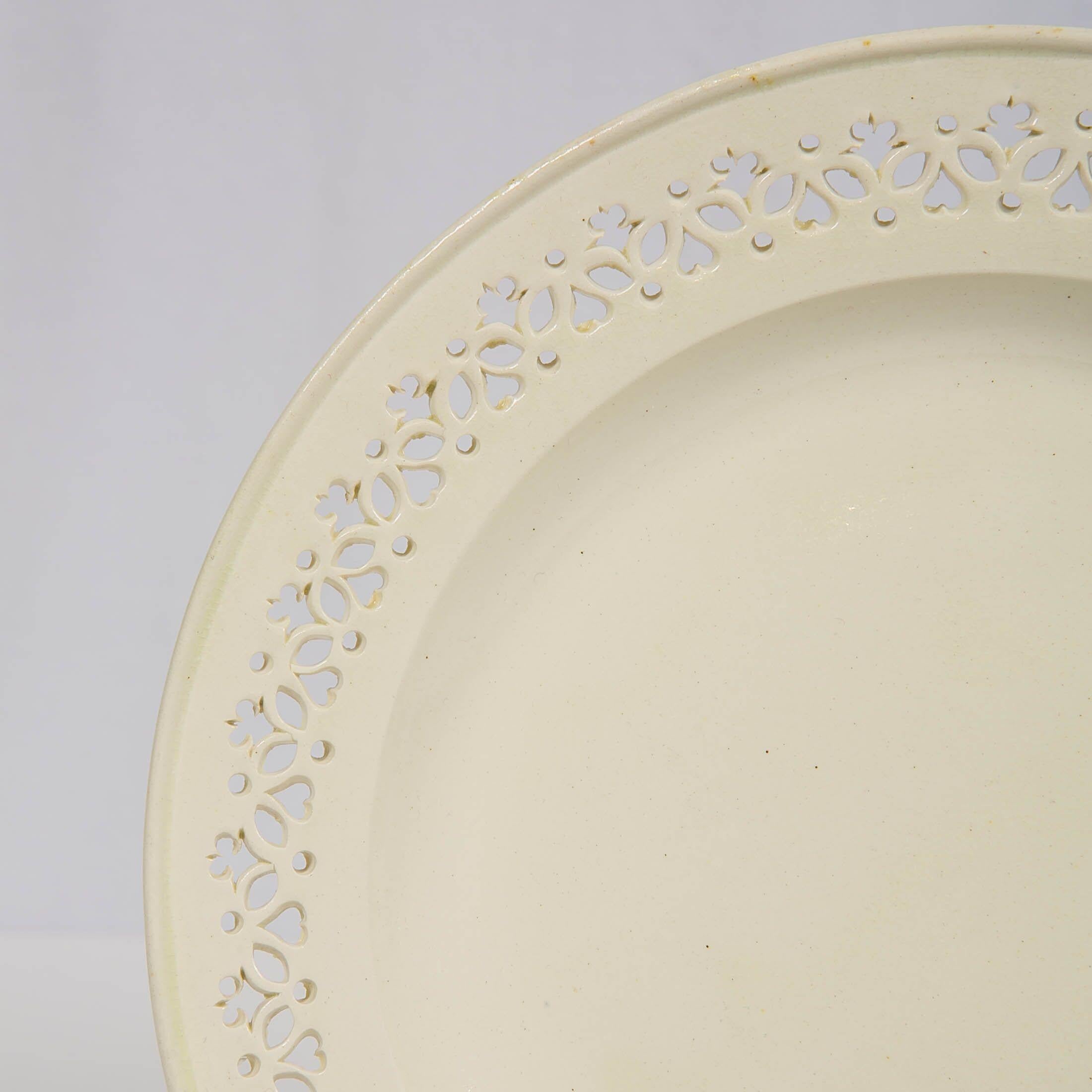 Neoclassical Six Antique Pierced Creamware Dinner Plates Made in England, circa 1790