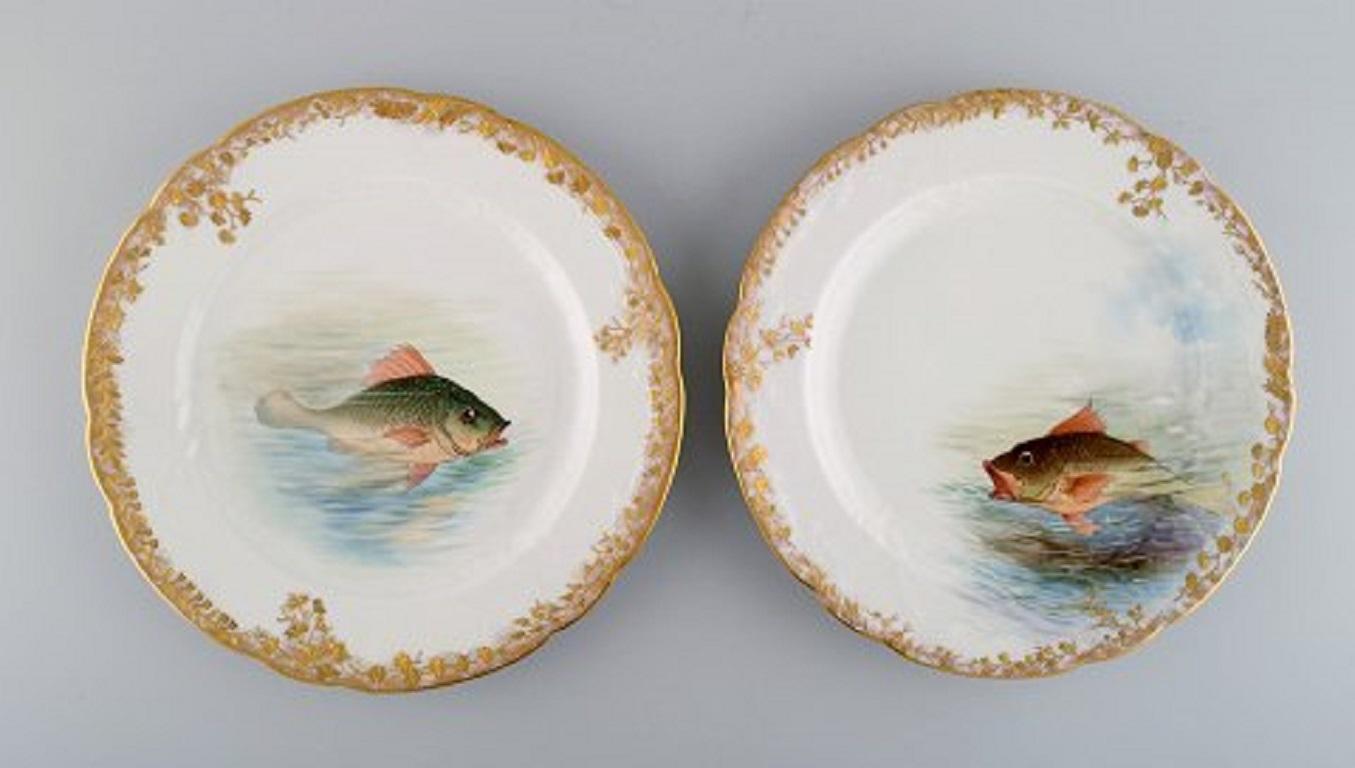 Six Antique Pirkenhammer Dinner Plates in Porcelain with Hand-Painted Fish In Excellent Condition In Copenhagen, DK
