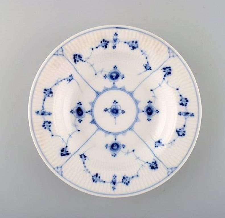 Six antique Royal Copenhagen blue fluted deep plates.
Mid-1800s.
Measures: Diameter 21 cm, 5 cm. deep.
In perfect condition. 1st. assortment.
Painter number 50.
