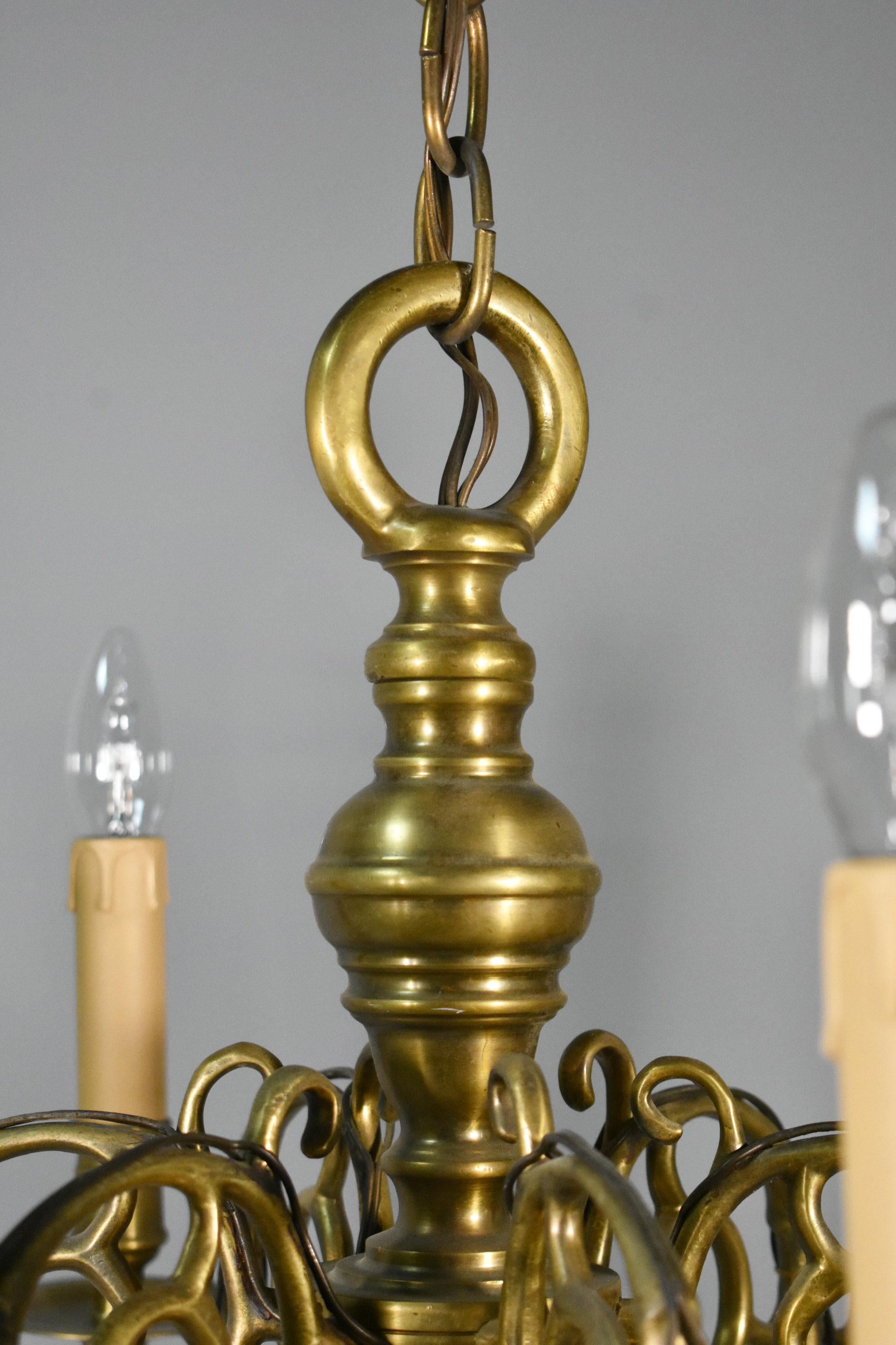 Six Arm Antique Dutch Bronze Chandelier im Zustand „Gut“ im Angebot in SAINTE-COLOMBE, FR