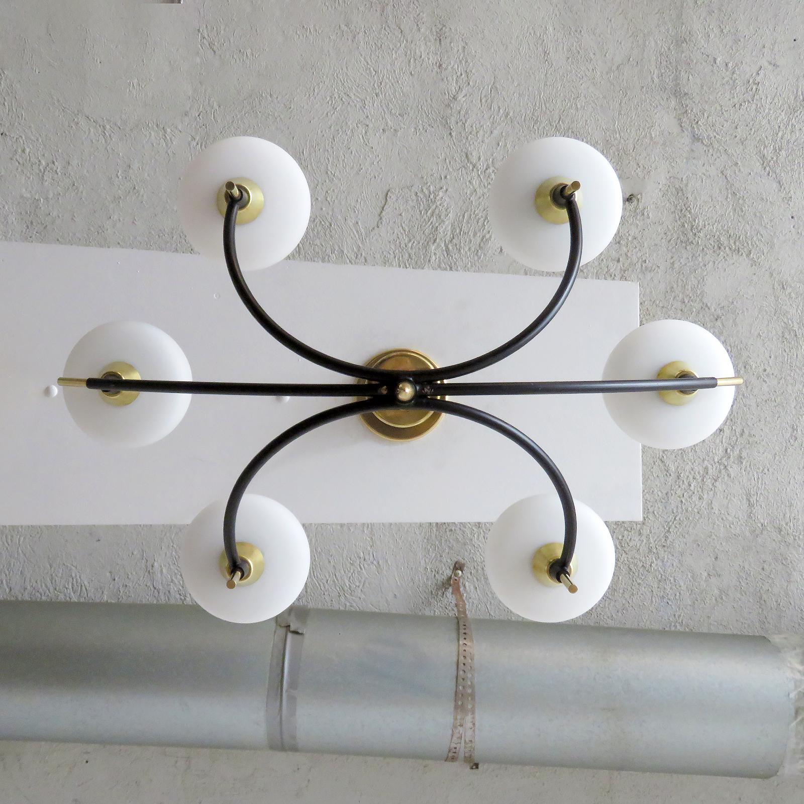 Lampadario a sei bracci di Arlus In condizioni buone in vendita a Los Angeles, CA