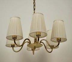 Lampadario a sei bracci in ottone con paralumi in seta di Josef Frank degli anni '30