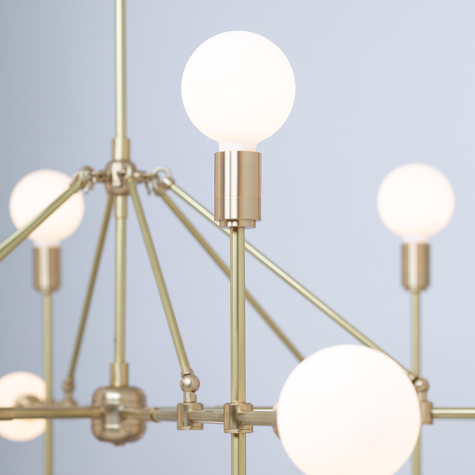 Moderne Lustre de vestibule à six bras et dix-huit sphères par Lights of London en vente