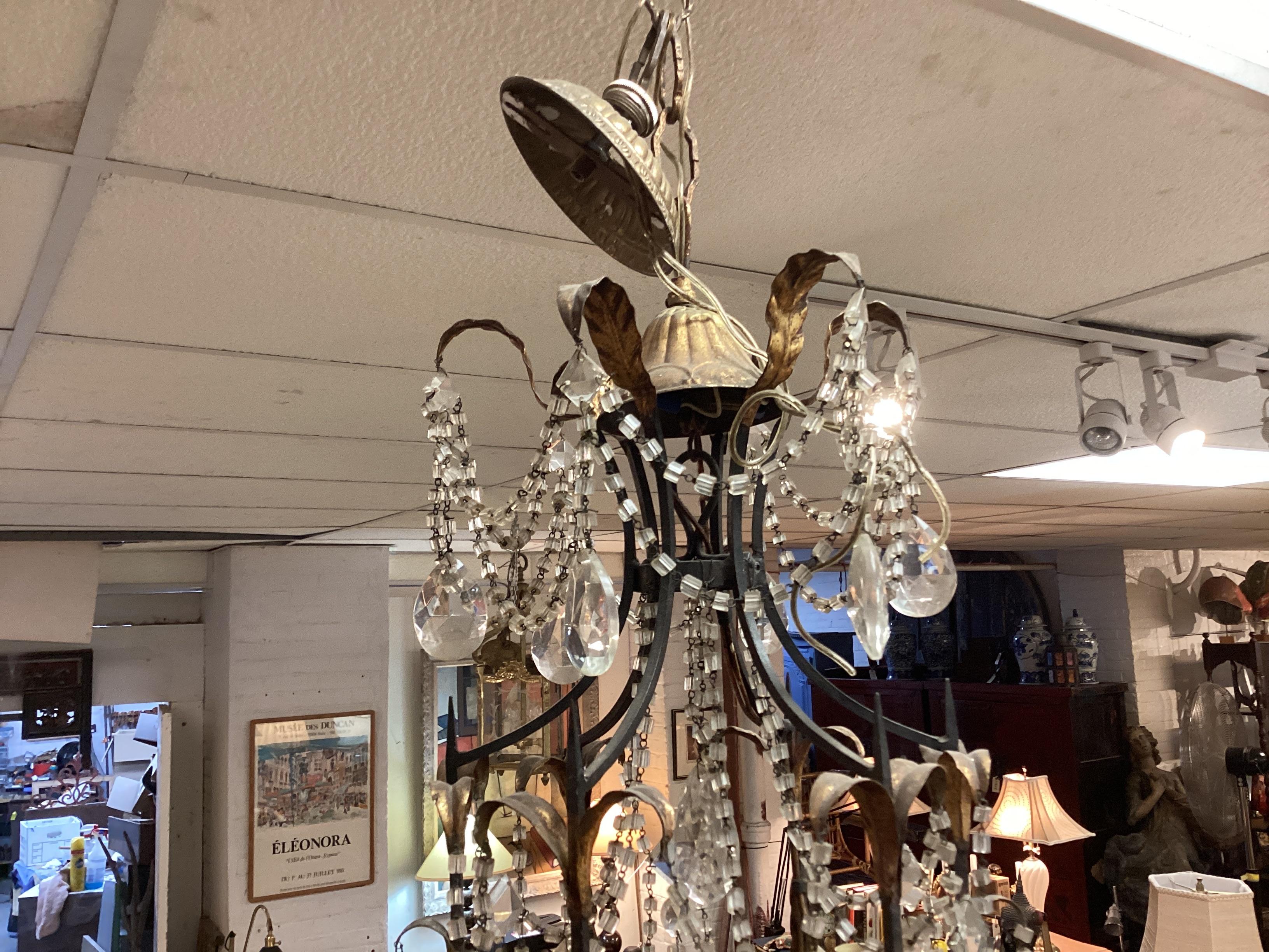Lampadario a sei bracci in cristallo foliato e perline in vendita 2