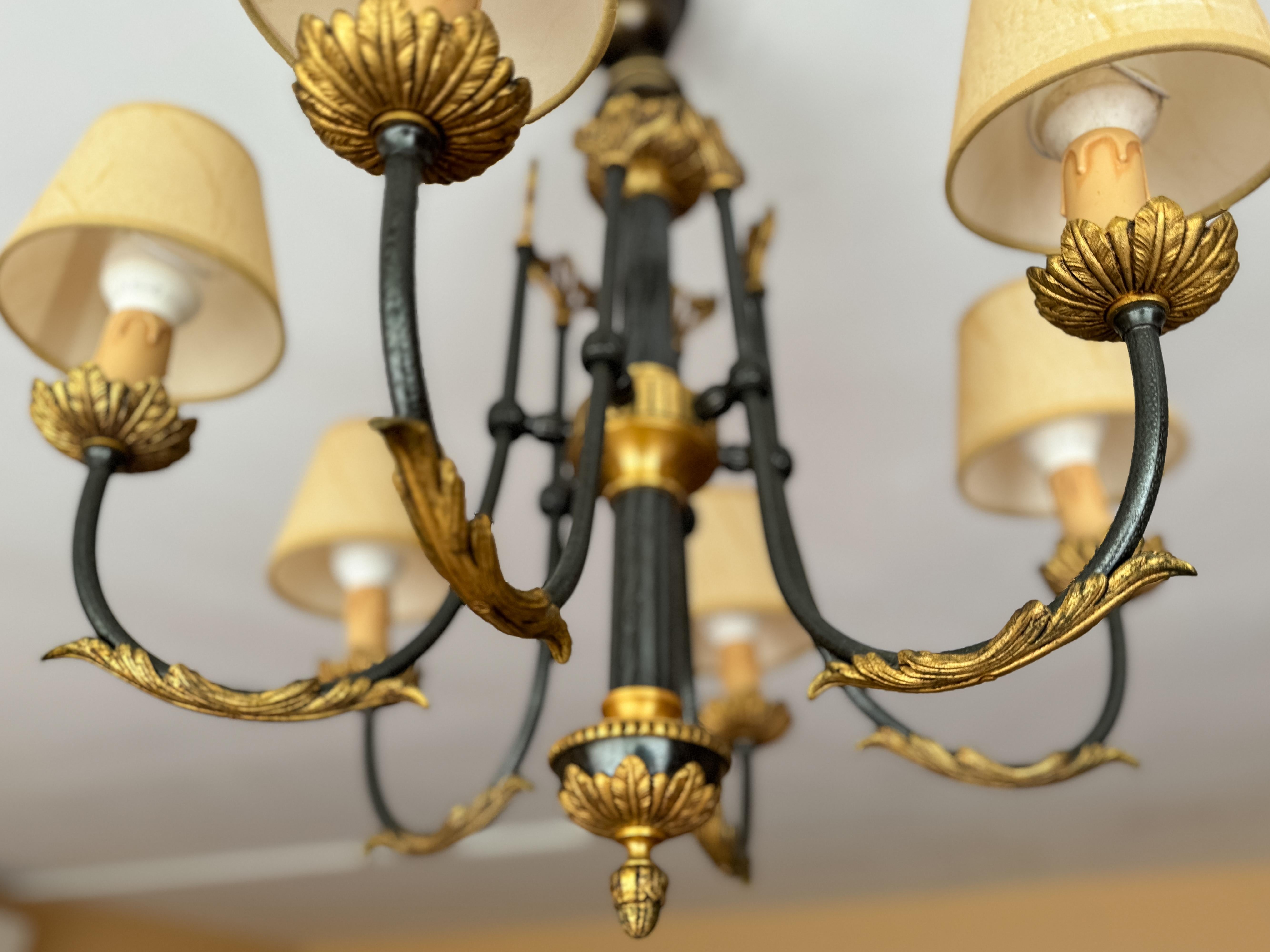 XX secolo Lampadario a sei bracci in bronzo dorato, 1900 in vendita
