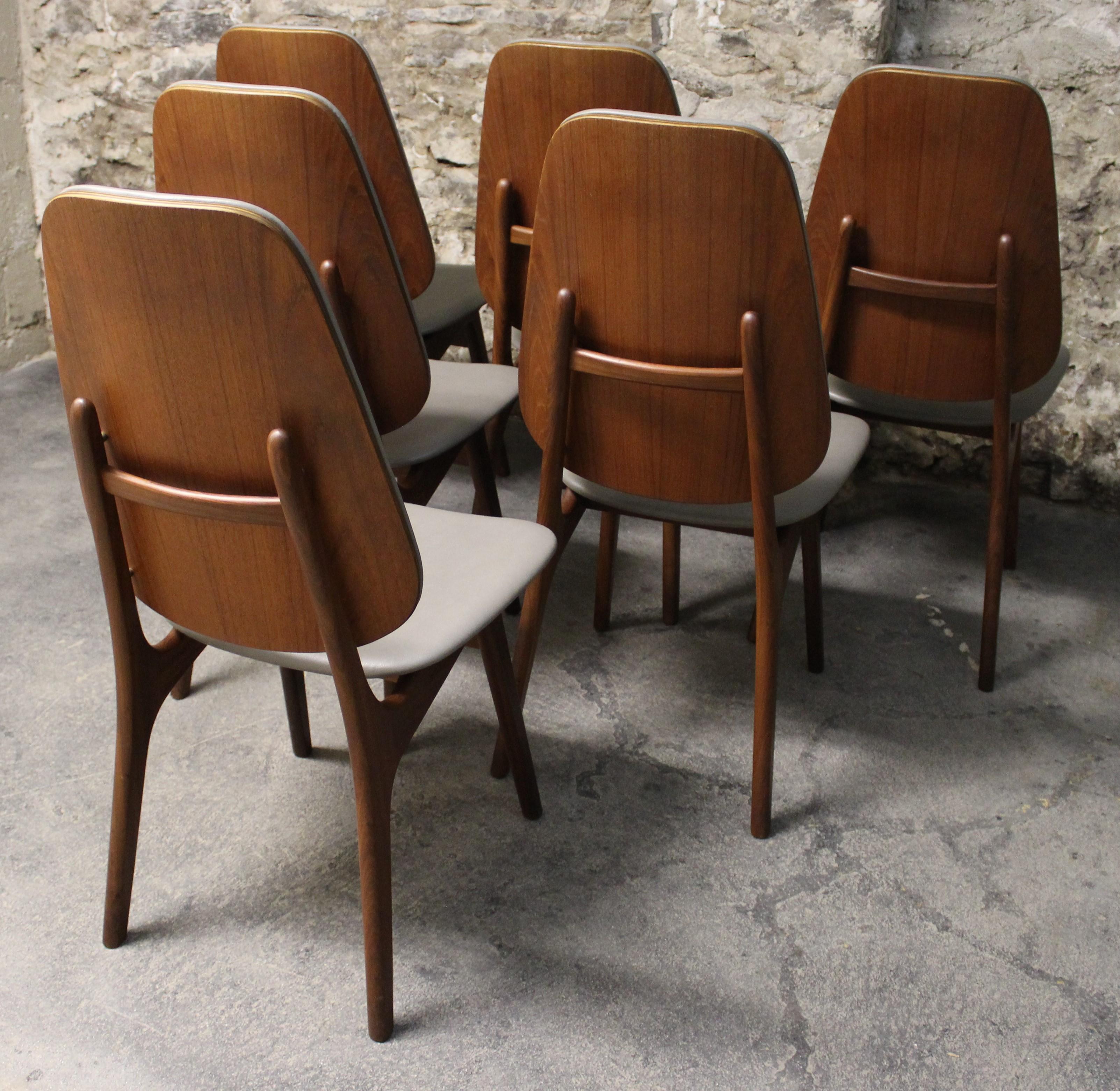 Six Arne Hovmand-Olsen Danish Teak Dining Chairs with Leather Upholstery 3