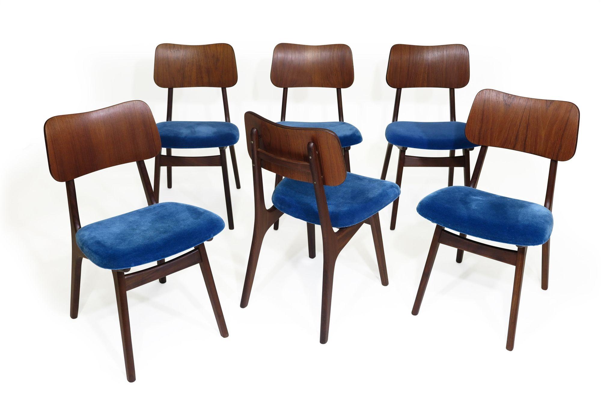 Six Arne Hovmand-Olsen Walnut and Teak Dining Chairs, 30 Available For Sale 2