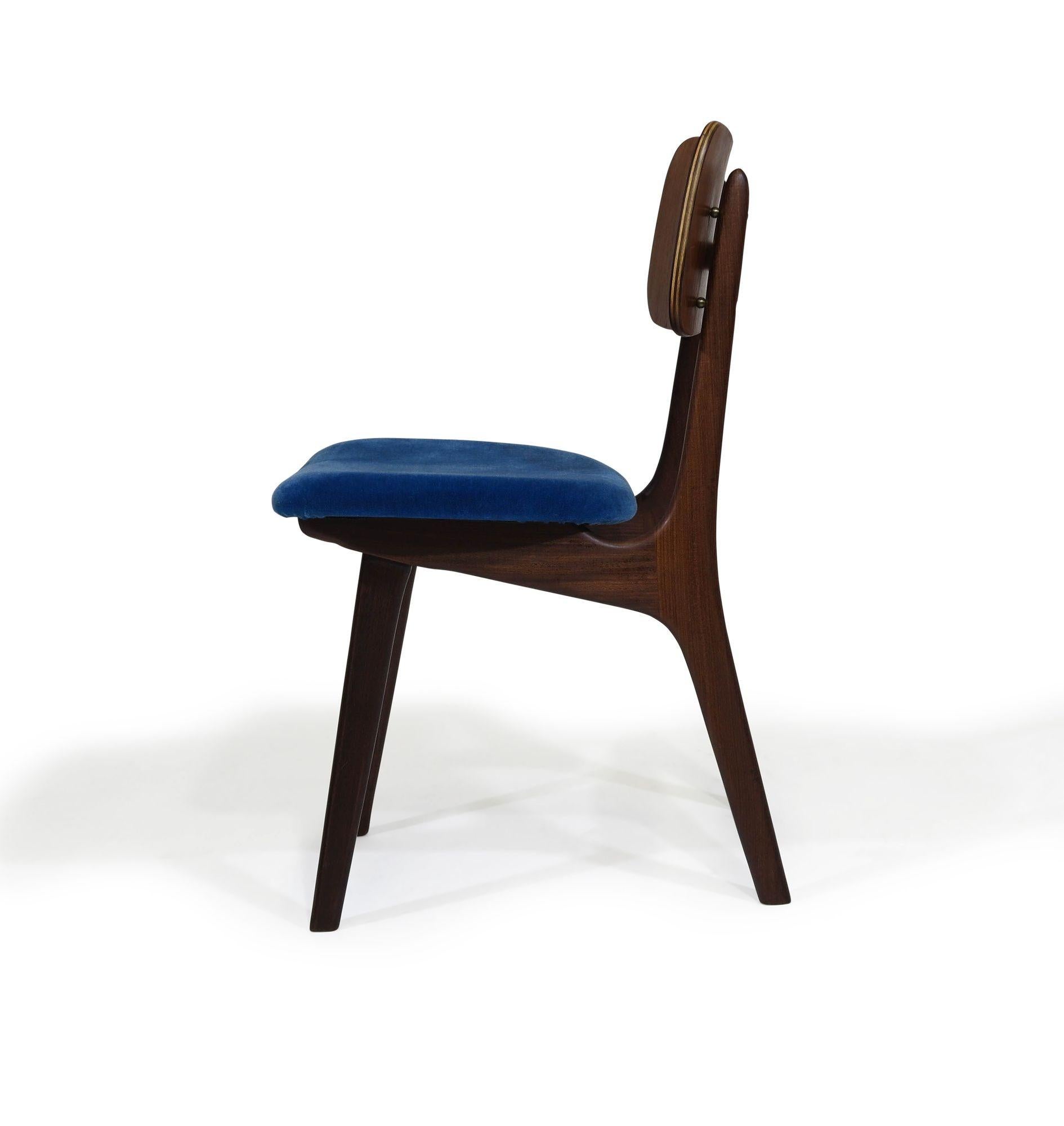 Danois Six chaises de salle à manger Arne Hovmand-Olsen en noyer et teck, 30 disponibles en vente