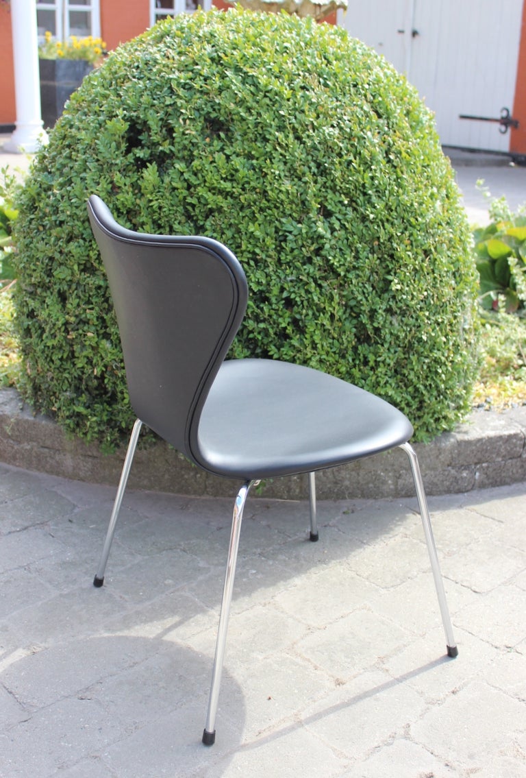 Steel Six Arne Jacobsen Chairs by Fritz Hansen, Black Leather, Model 3107 For Sale