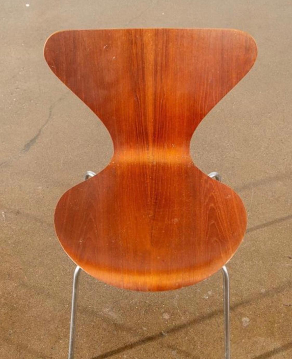 Six Arne Jacobsen Series 7 Teak Dining Chairs 3