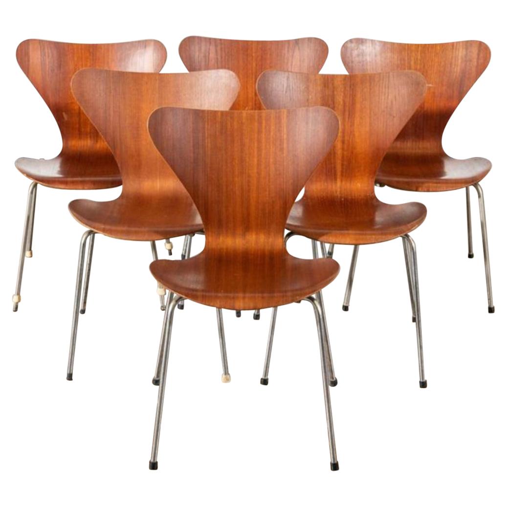 Six Arne Jacobsen Series 7 Teak Dining Chairs