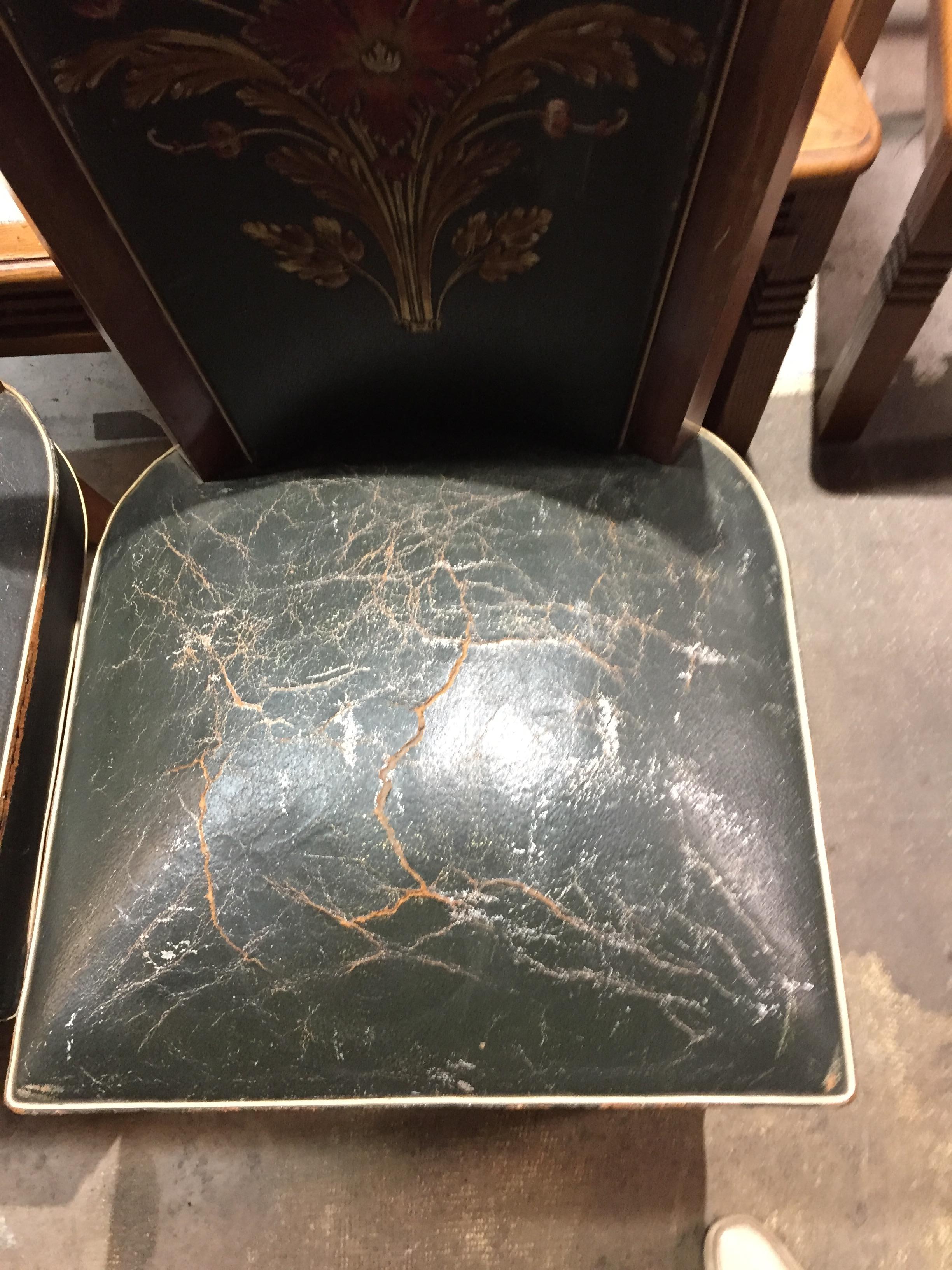 Six chaises Art déco en cuir vert en état d'origine en vente 7