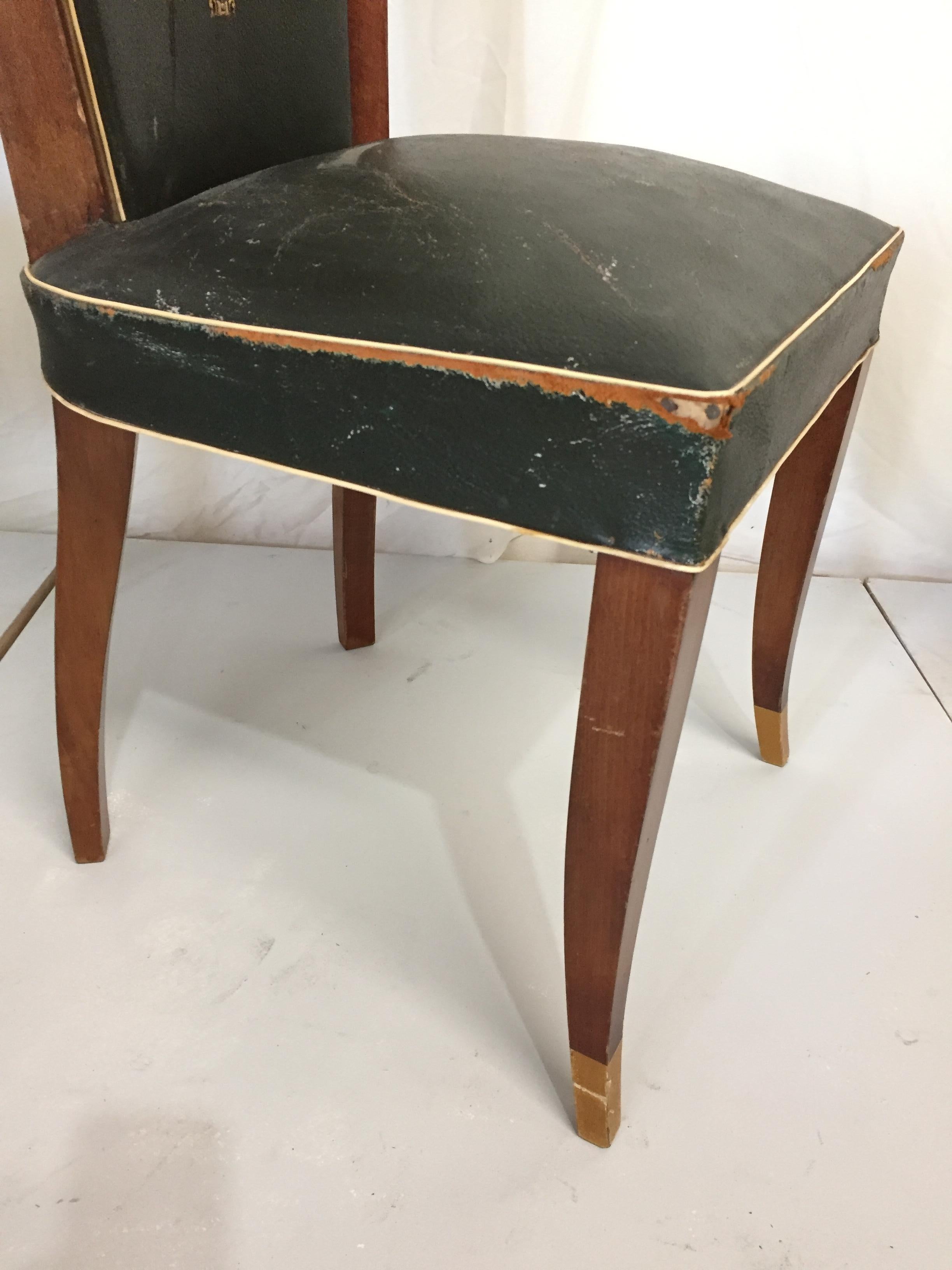 Hêtre Six chaises Art déco en cuir vert en état d'origine en vente
