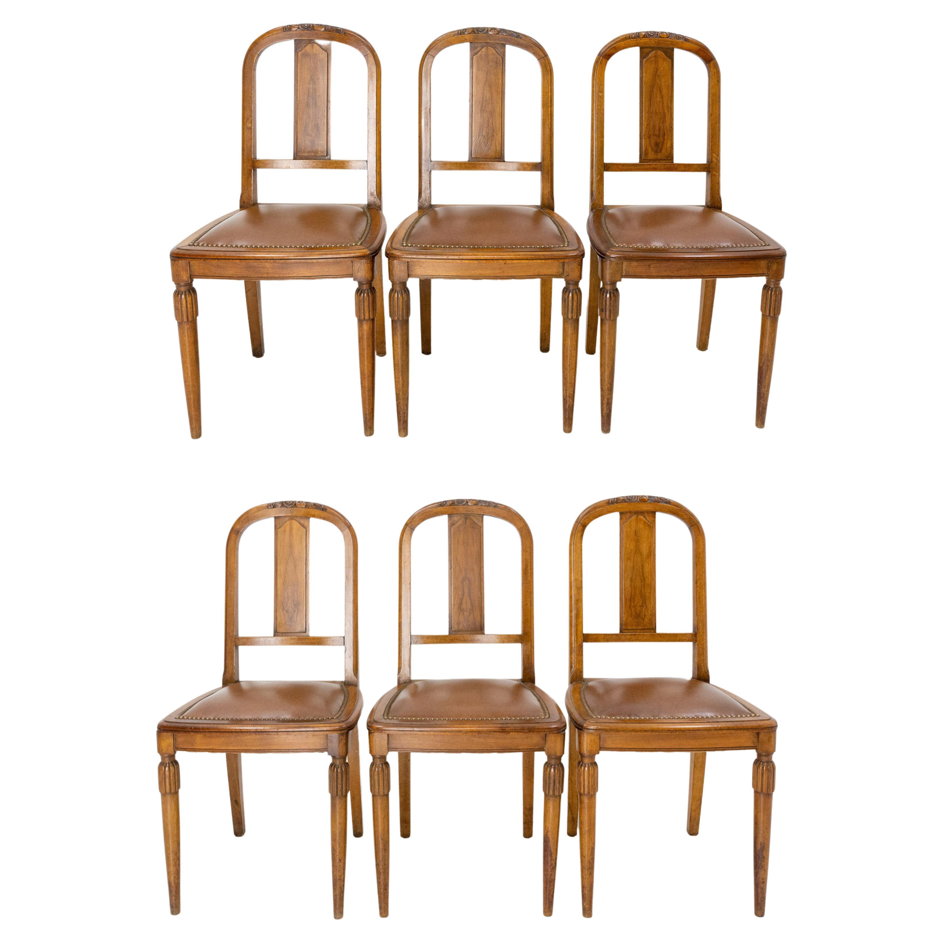 Six chaises de salle à manger Art déco en noyer et en skaï, françaises, vers 1930 en vente