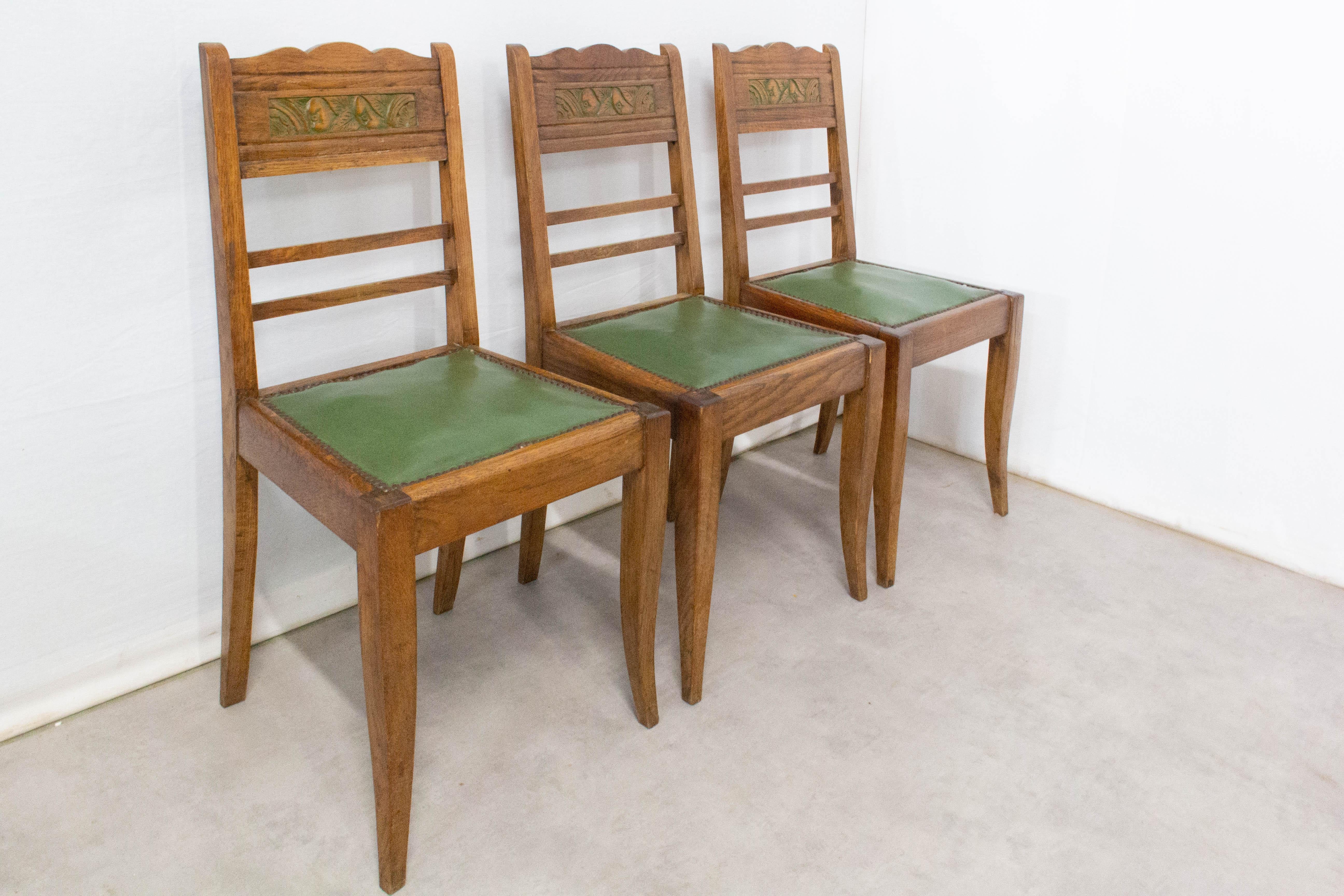 Six Art Deco Green Oak Dining Chairs with Stylised Flowers French, circa 1940 In Good Condition For Sale In Labrit, Landes