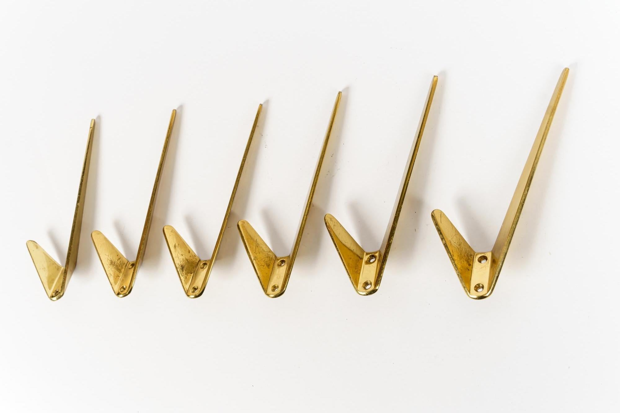 Six Asymetric Wall Hooks by Hertha Baller Austria, 1950s
Original condition
Price and selling per piece.