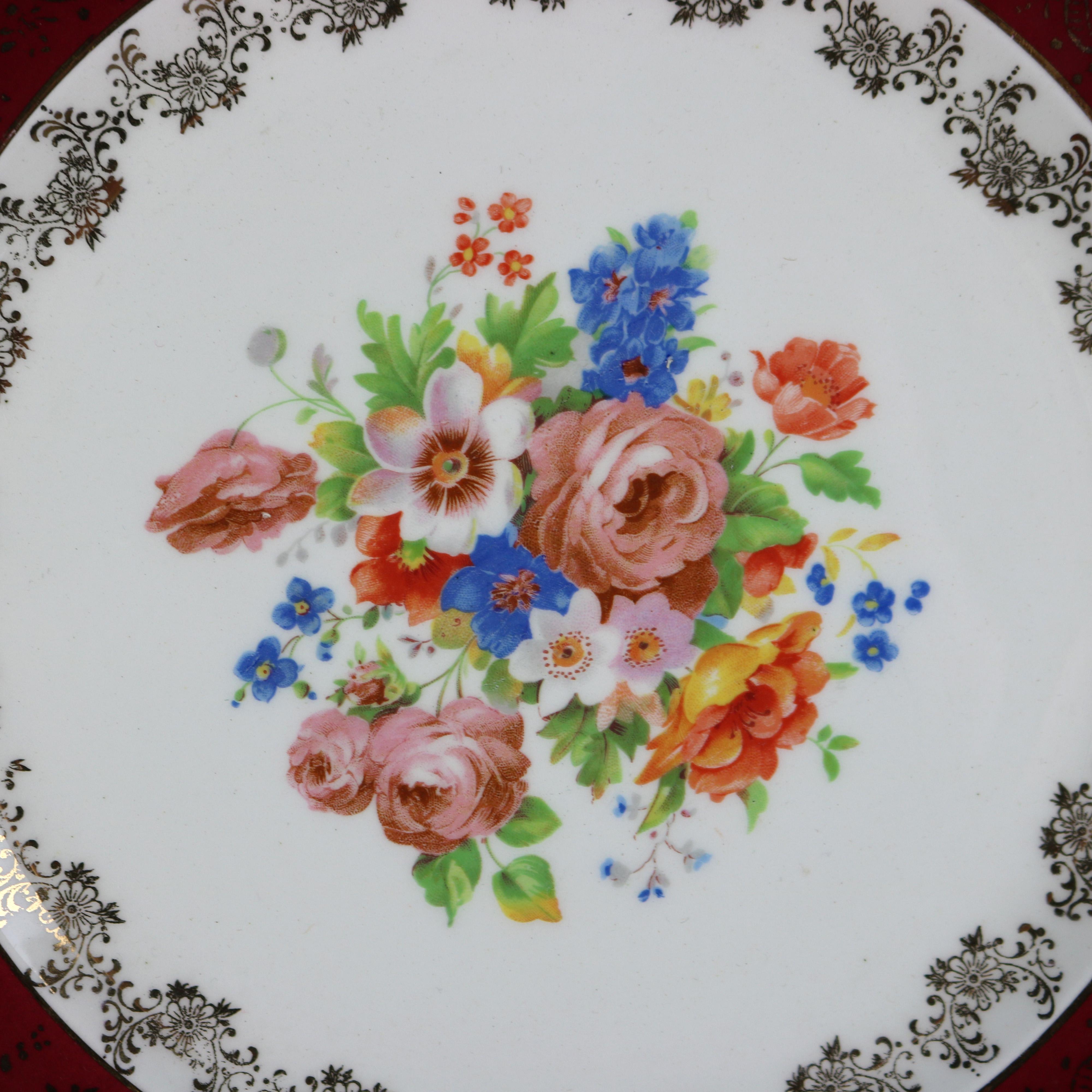 Six Atlas Burgundy & Gilt Rim China Dinner Plates with Floral Well In Good Condition For Sale In Big Flats, NY
