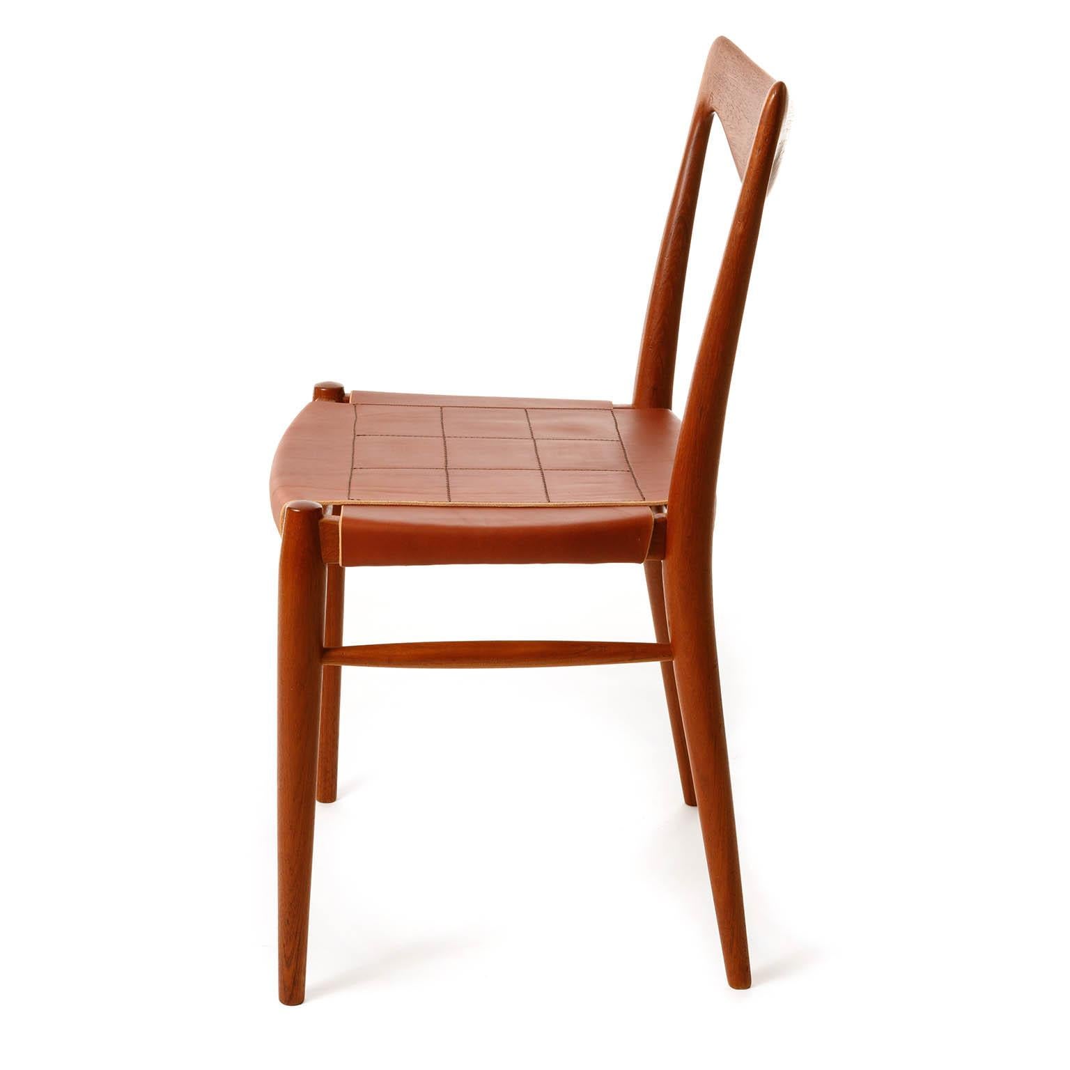 Sechs 'Bambi'-Stühle, Rastad & Relling für Gustav Bahus, cognacfarbenes Leder und Teakholz, 1950er Jahre im Angebot 1