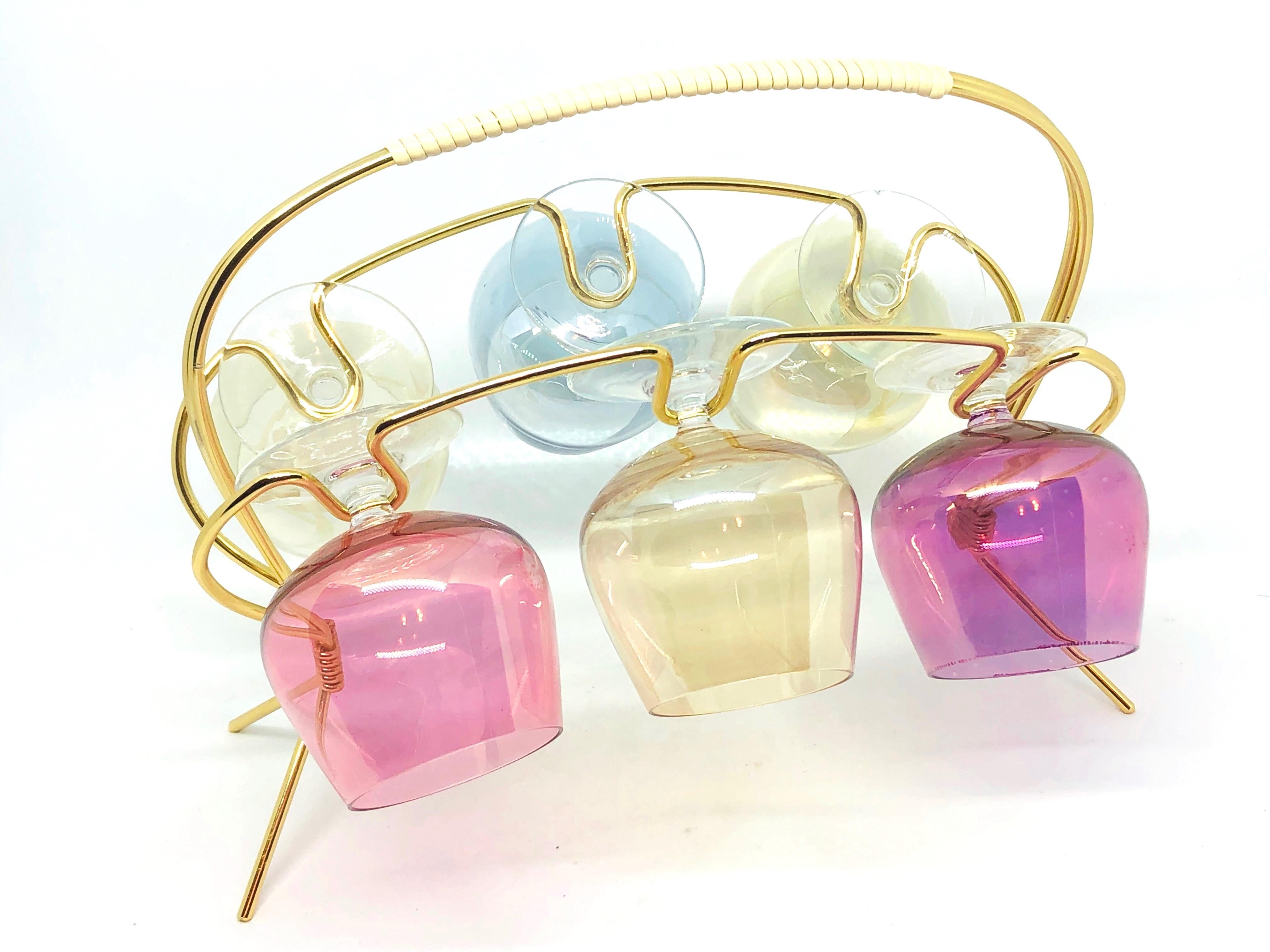 20th Century Six Barware Cognac Snifters Glasses on Mid-Century Modern String Wire Caddy For Sale