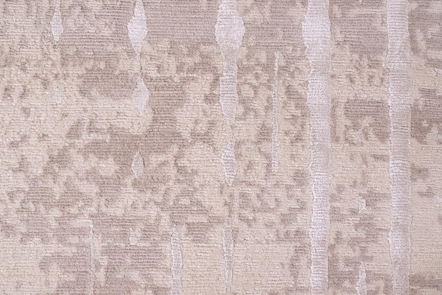 Hand-Knotted Six Beige - Contemporary Luxury Hand Knotted Wool Bamboo Silk Allo Rug For Sale