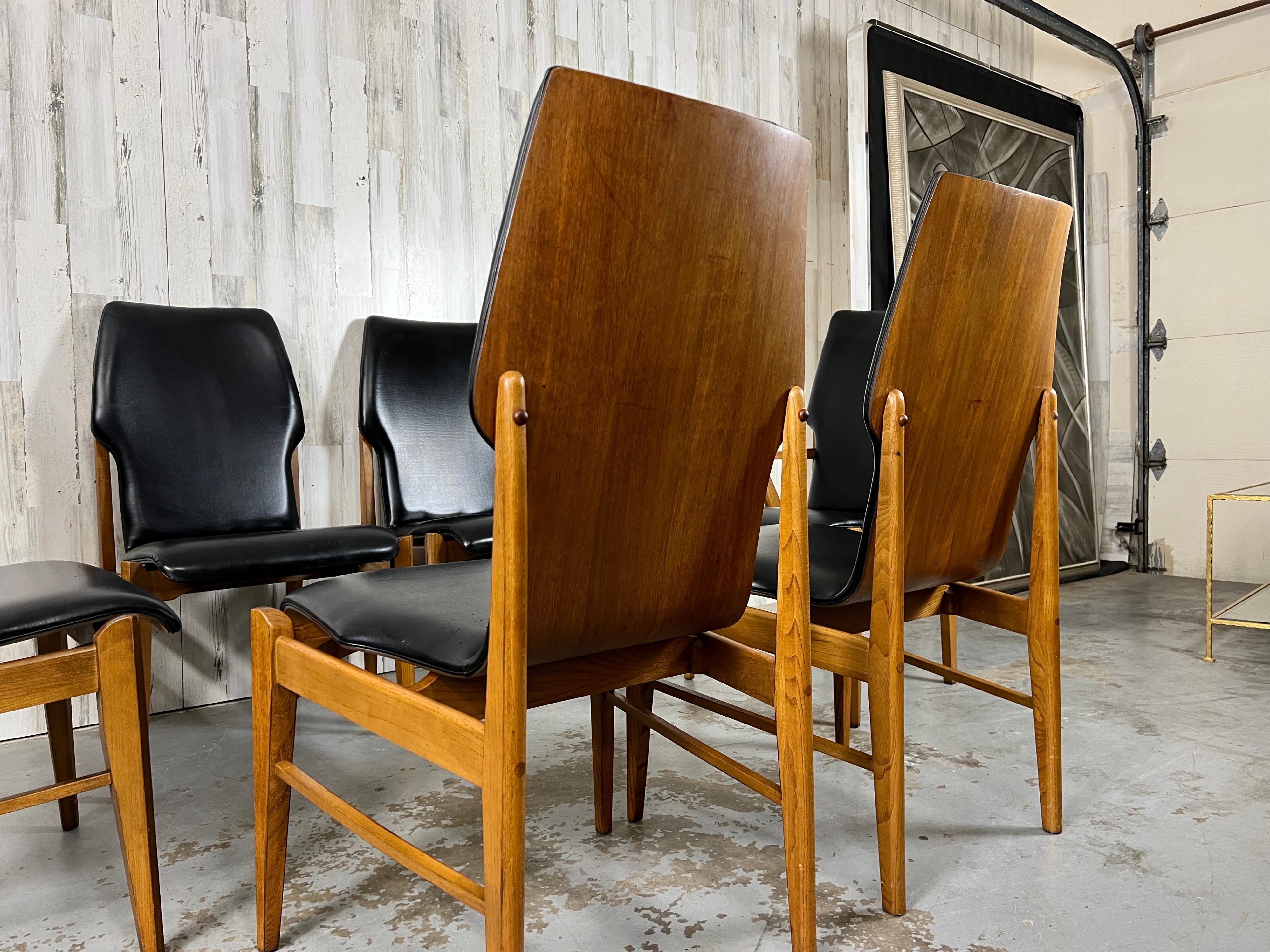 Sechs Bugholz-Esszimmerstühle aus Nussbaumholz  im Angebot 4