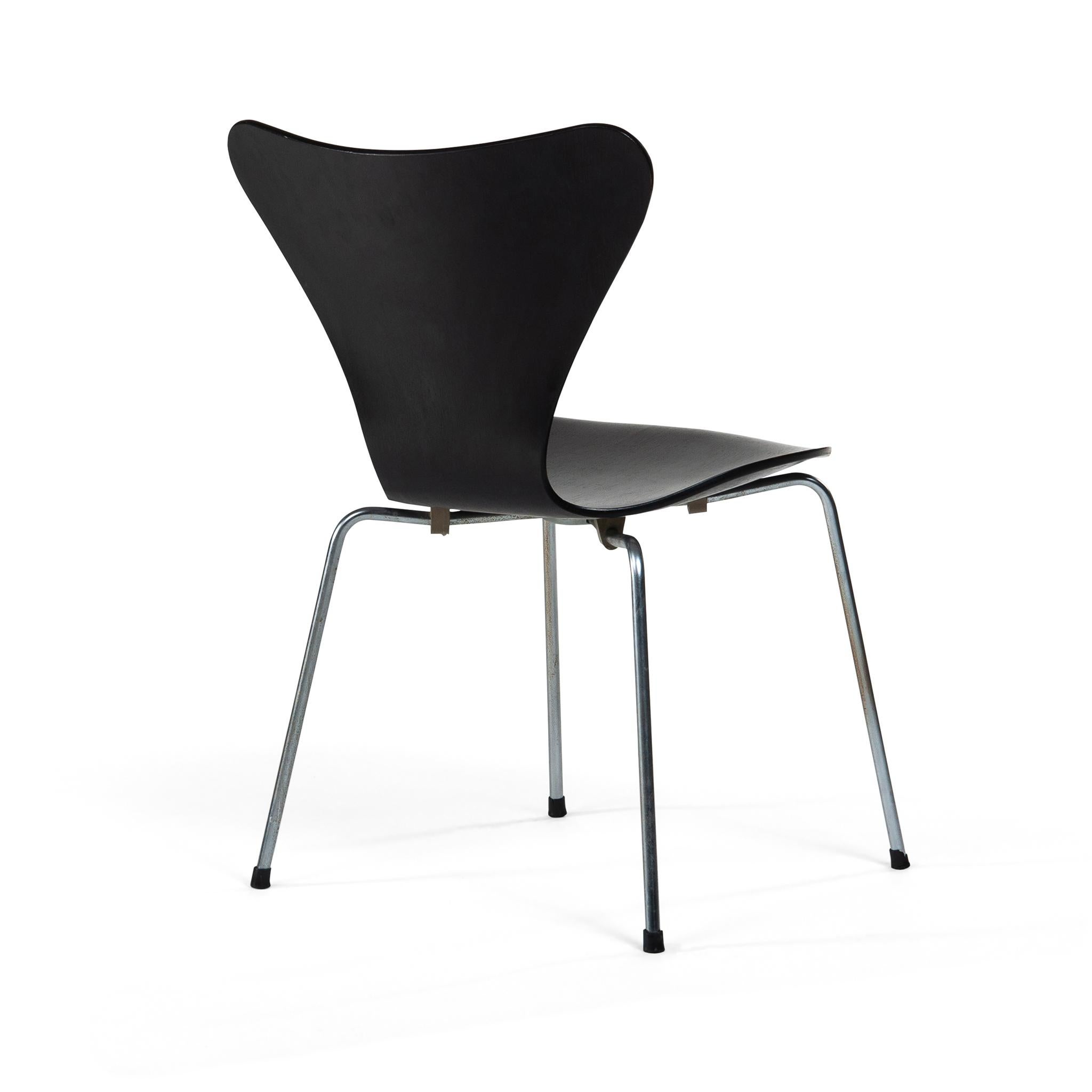 Six chaises de salle à manger noires Arne Jacobsen Mod. 3107 pour Fritz Hansen Danemark 1964 Bon état - En vente à Vienna, AT