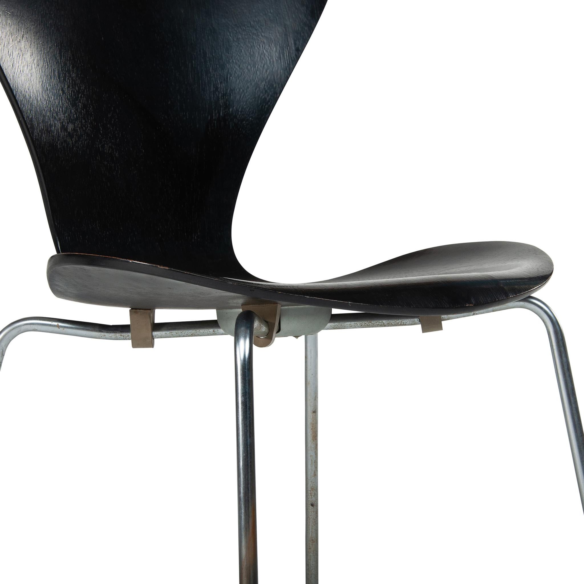 Milieu du XXe siècle Six chaises de salle à manger noires Arne Jacobsen Mod. 3107 pour Fritz Hansen Danemark 1964 en vente