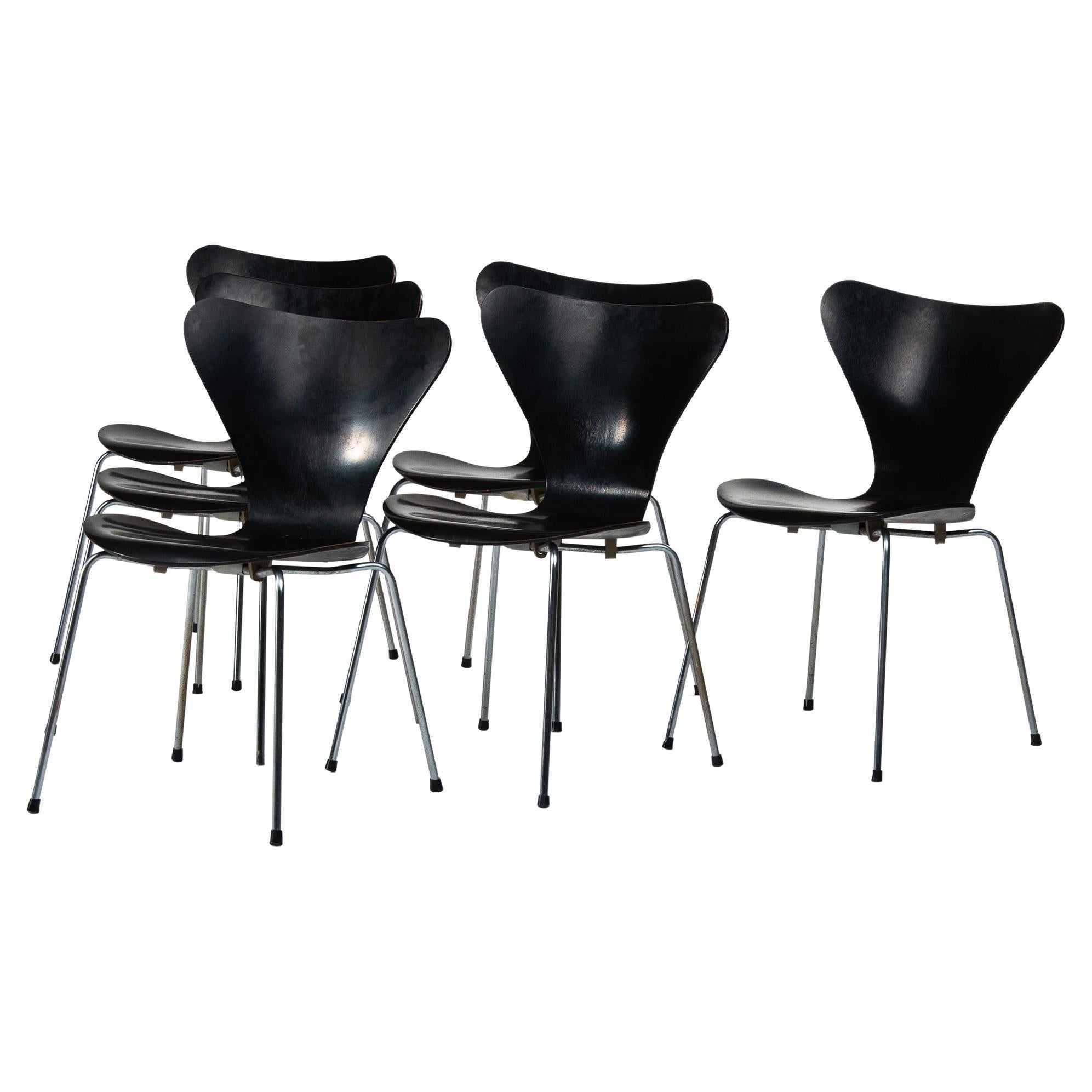 Six chaises de salle à manger noires Arne Jacobsen Mod. 3107 pour Fritz Hansen Danemark 1964