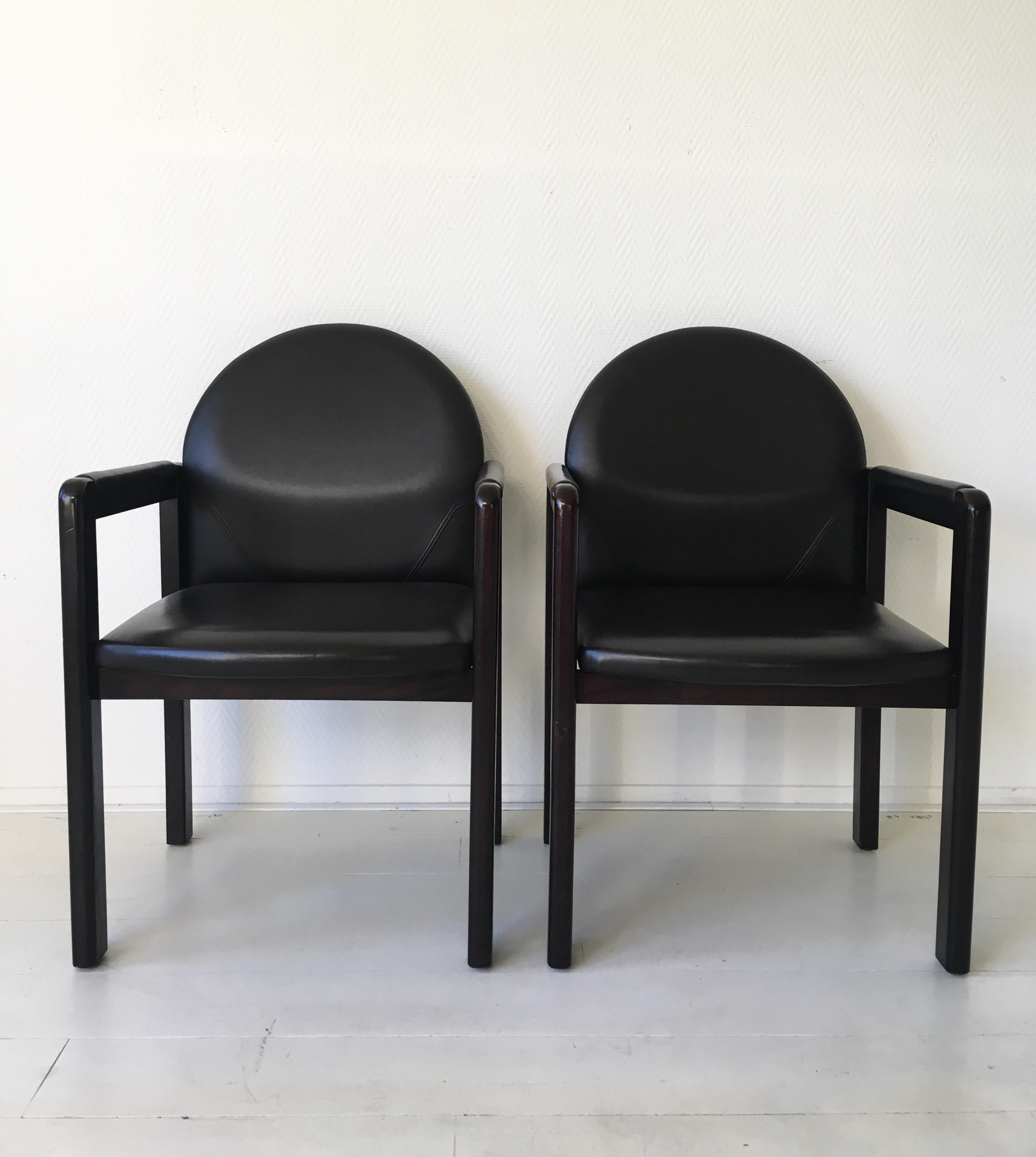 Late 20th Century Six Black Leather and Wood Armchairs by Bulo For Sale