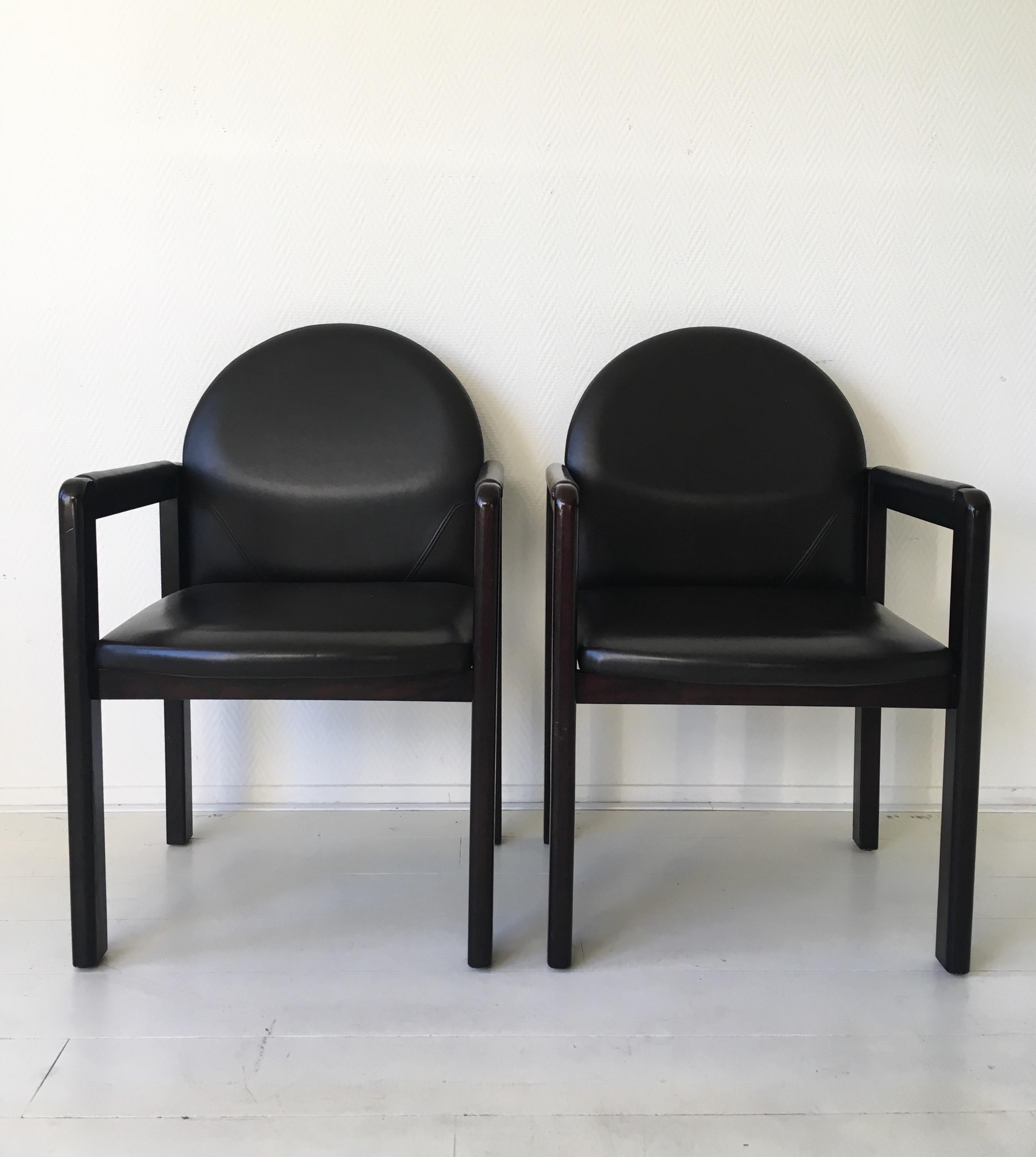 Late 20th Century Six Black Leather and Wood Armchairs by Bulo For Sale