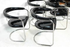 Sei sedie da pranzo Thonet in pelle verniciata nera e cromate