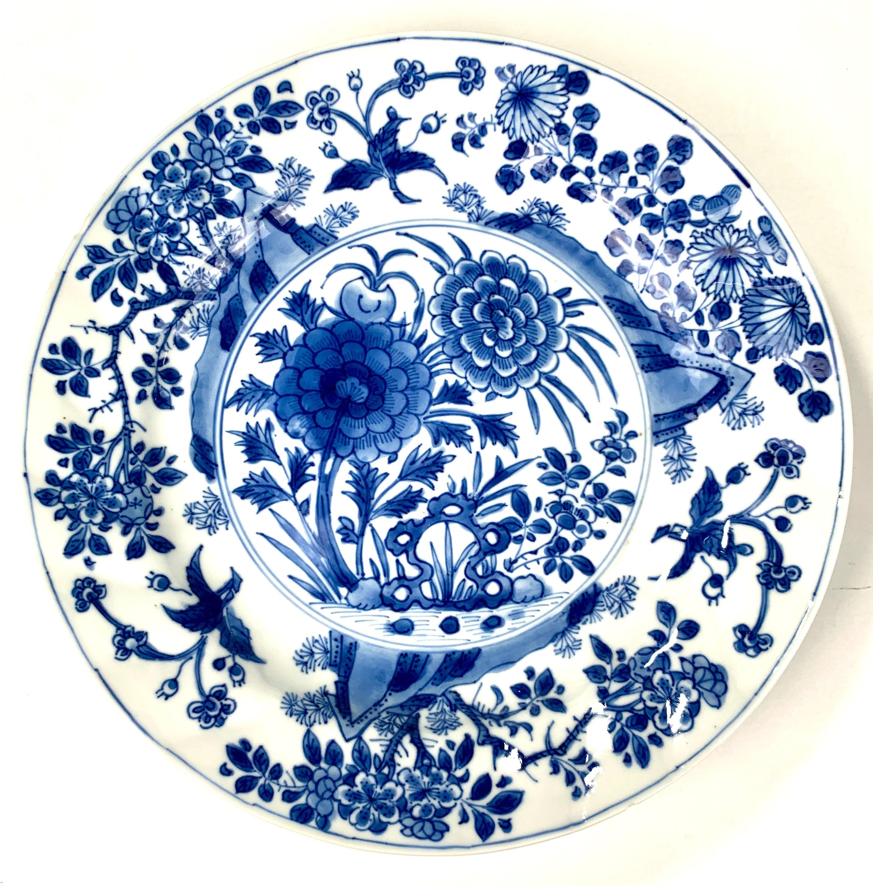 Six Blue and White Chinese Porcelain Dishes Kangxi Era Made c-1700 In Excellent Condition In Katonah, NY