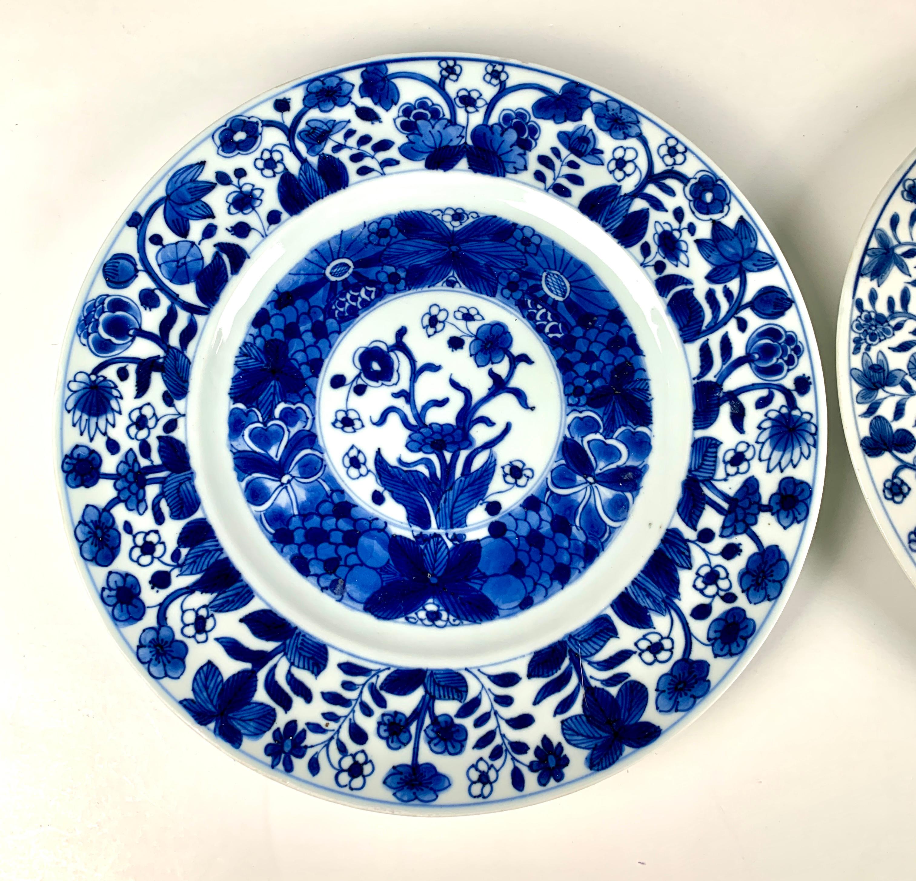 Qing Six Blue and White Dishes Chinese Porcelain Hand Painted Kangxi Era, circa 1700 For Sale