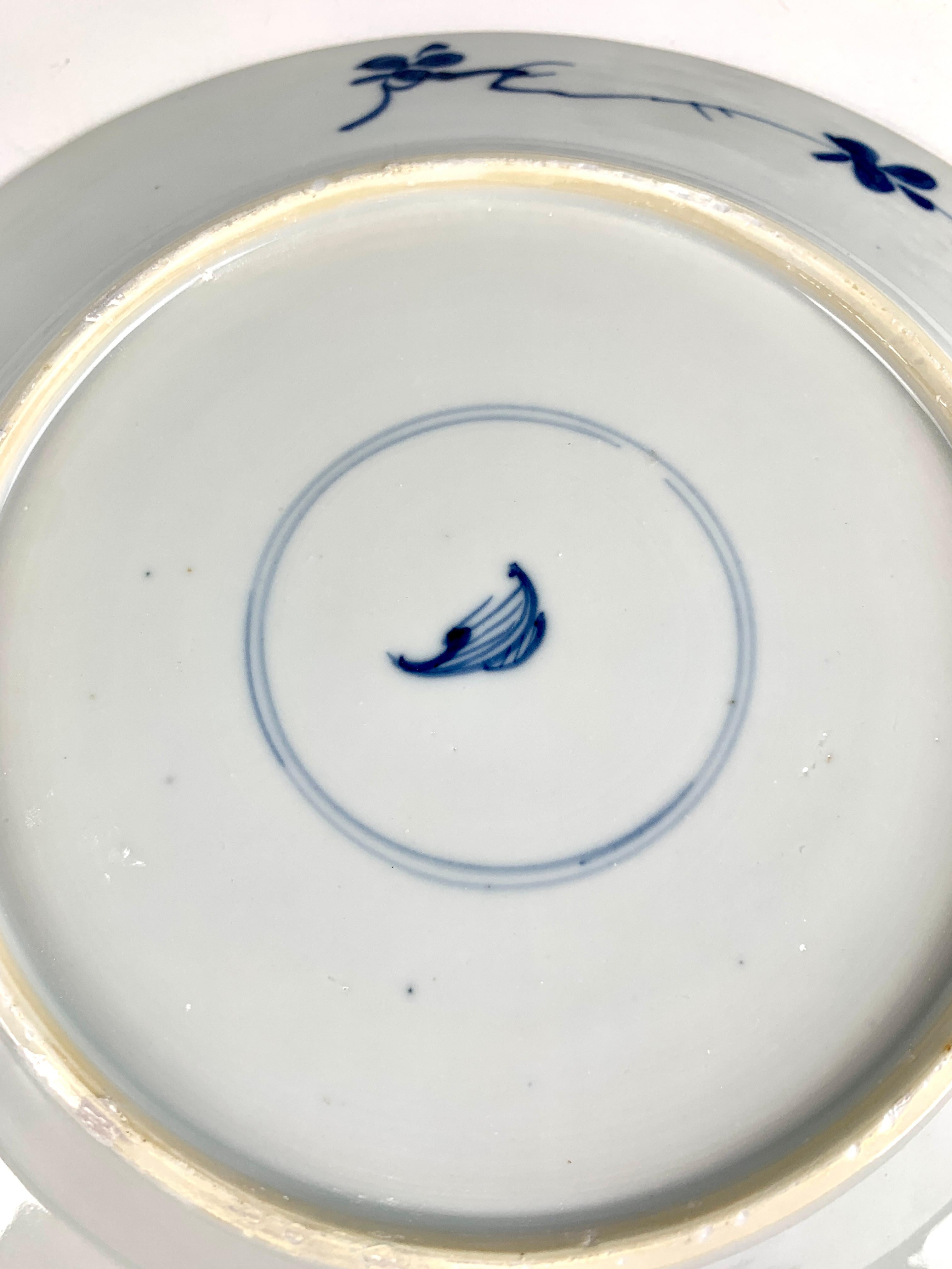 Six Blue and White Dishes Chinese Porcelain Hand Painted Kangxi Era, circa 1700 For Sale 3