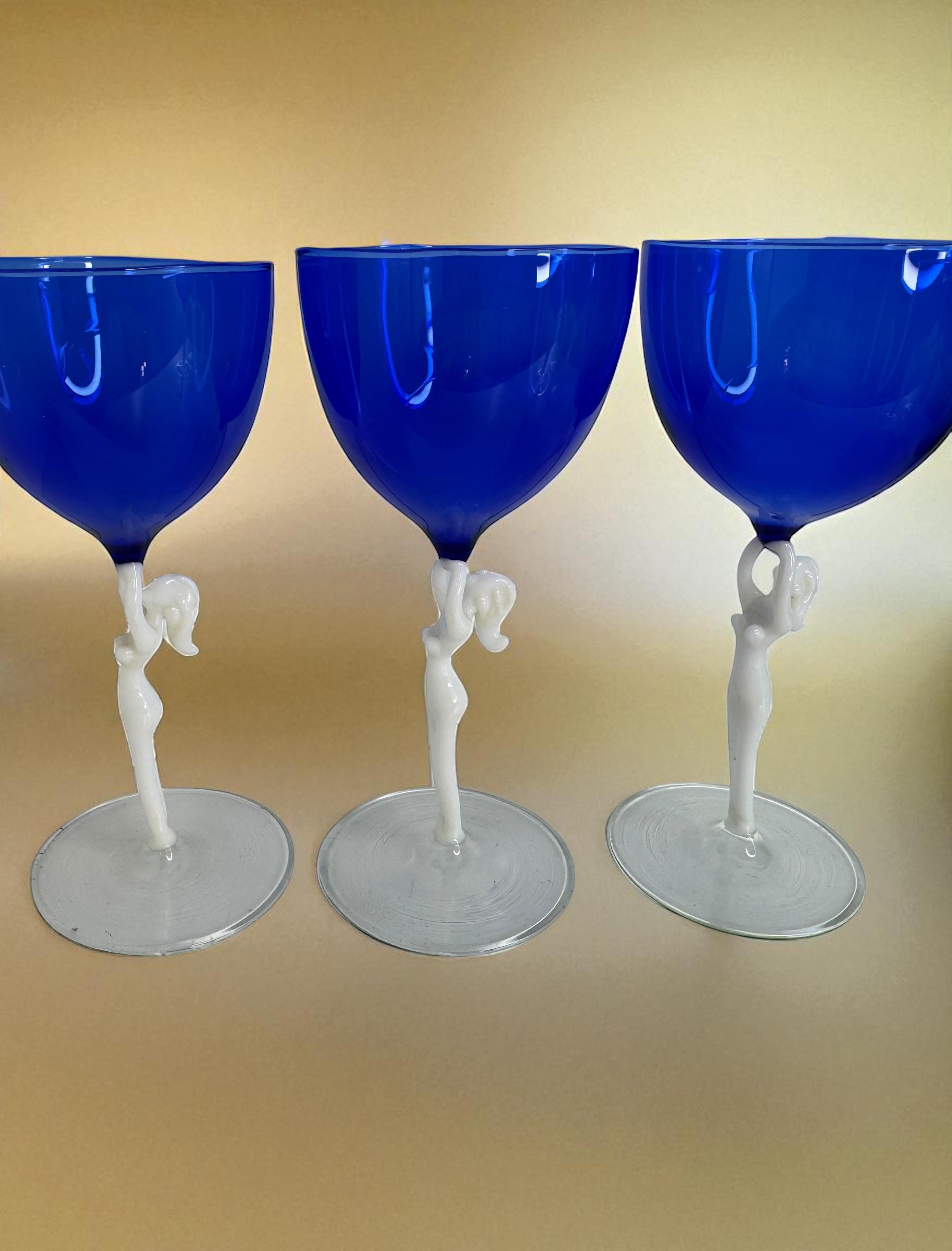 Six Blue Stemware Weinglas, Nude Lady Stem, Bimini Art Glass Vintage By Österreich im Angebot 4