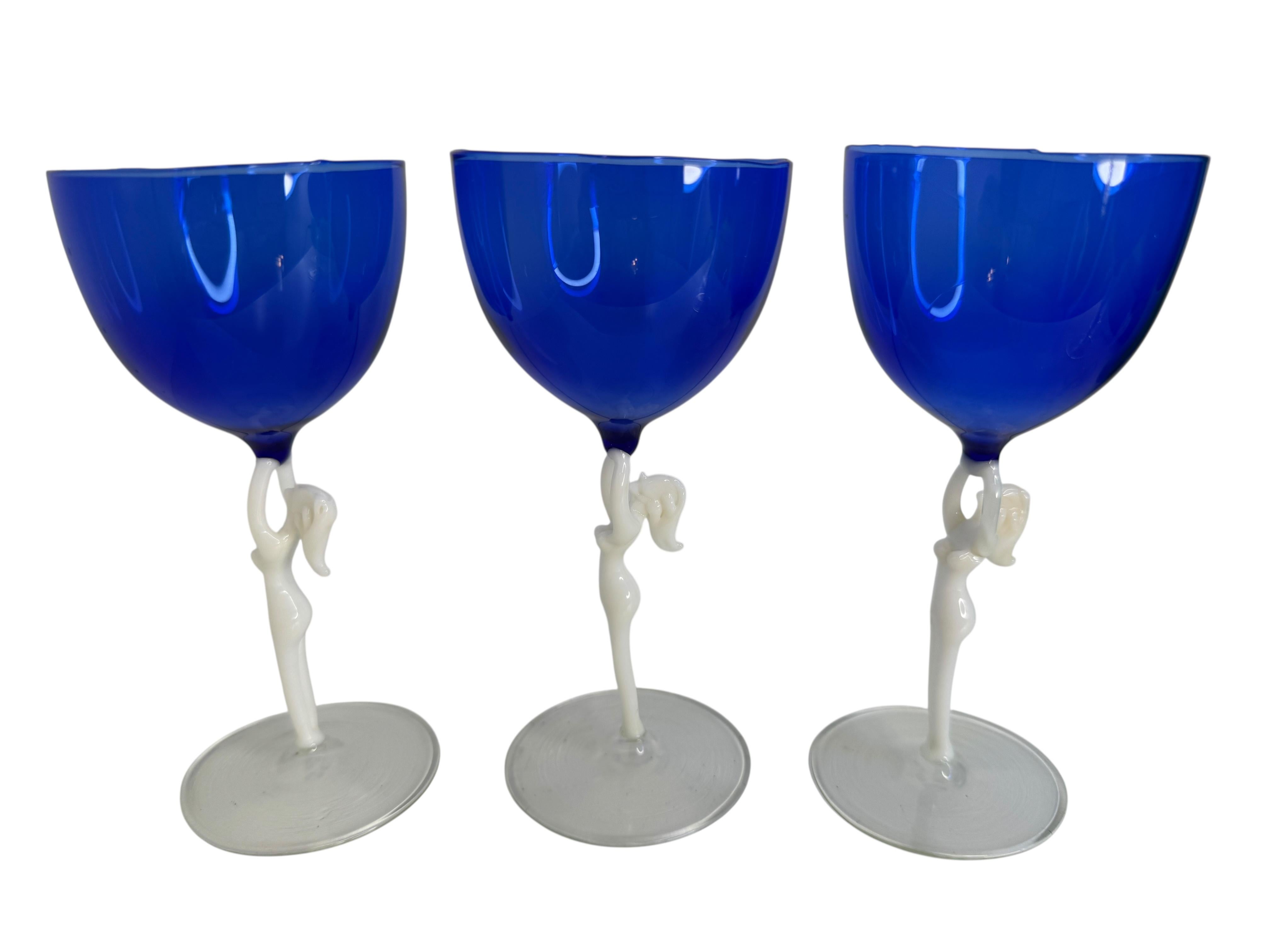 Six Blue Stemware Weinglas, Nude Lady Stem, Bimini Art Glass Vintage By Österreich (Frühes 20. Jahrhundert) im Angebot