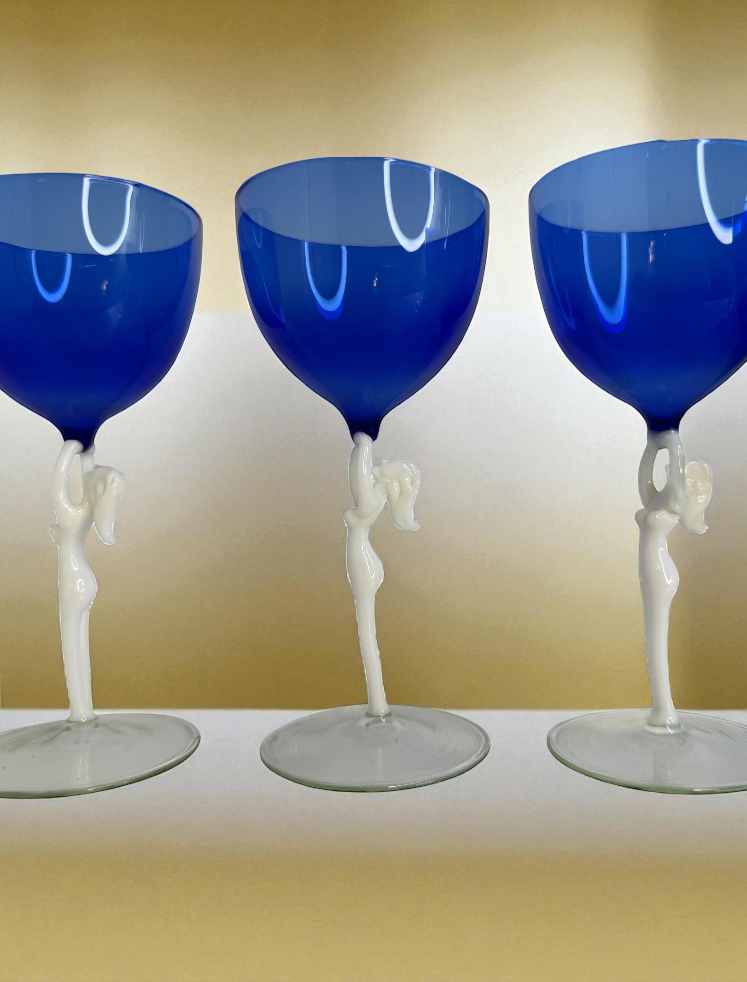 Six Blue Stemware Weinglas, Nude Lady Stem, Bimini Art Glass Vintage By Österreich im Angebot 2
