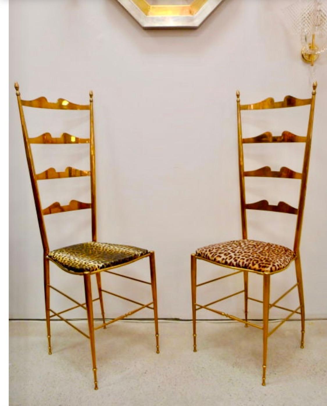 Mid-Century moderno Sei sedie con schienale a scaletta in ottone di Chiavari in vendita