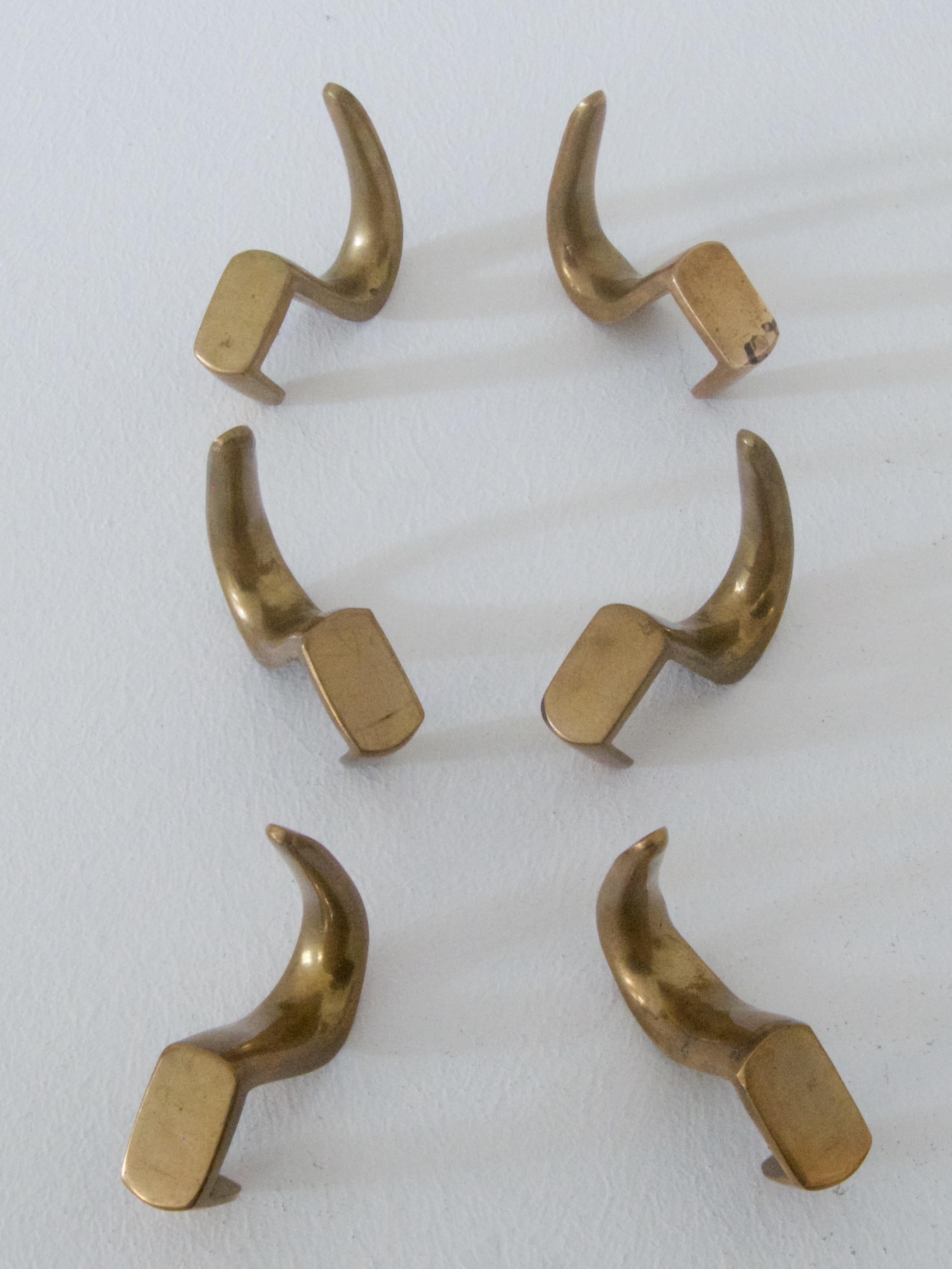 Six Brass Coat Hooks by Carl Auböck In Good Condition In Vienna, AT