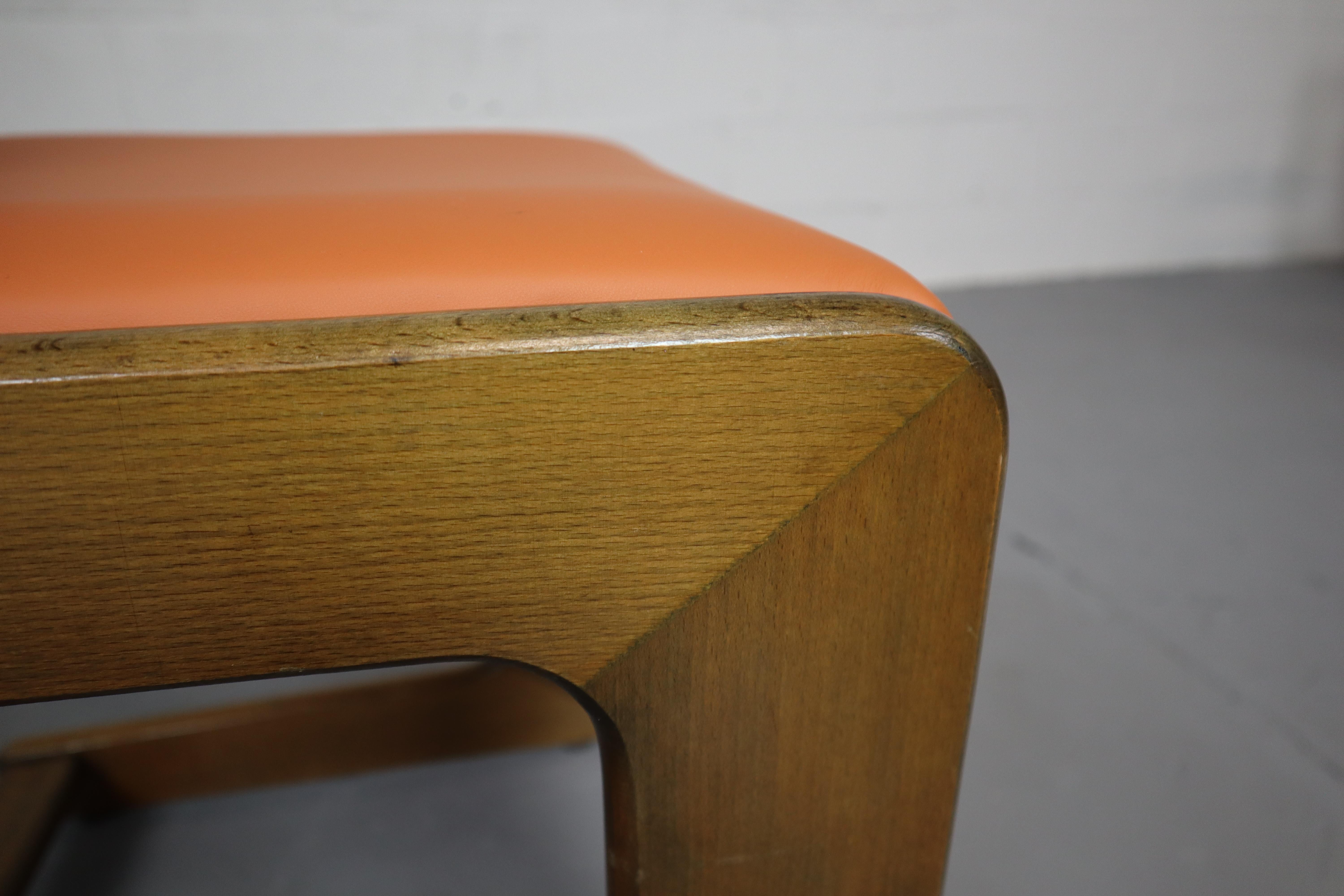 Six chaises cantilever de Casala en cuir et bois de hêtre, années 1970 en vente 3
