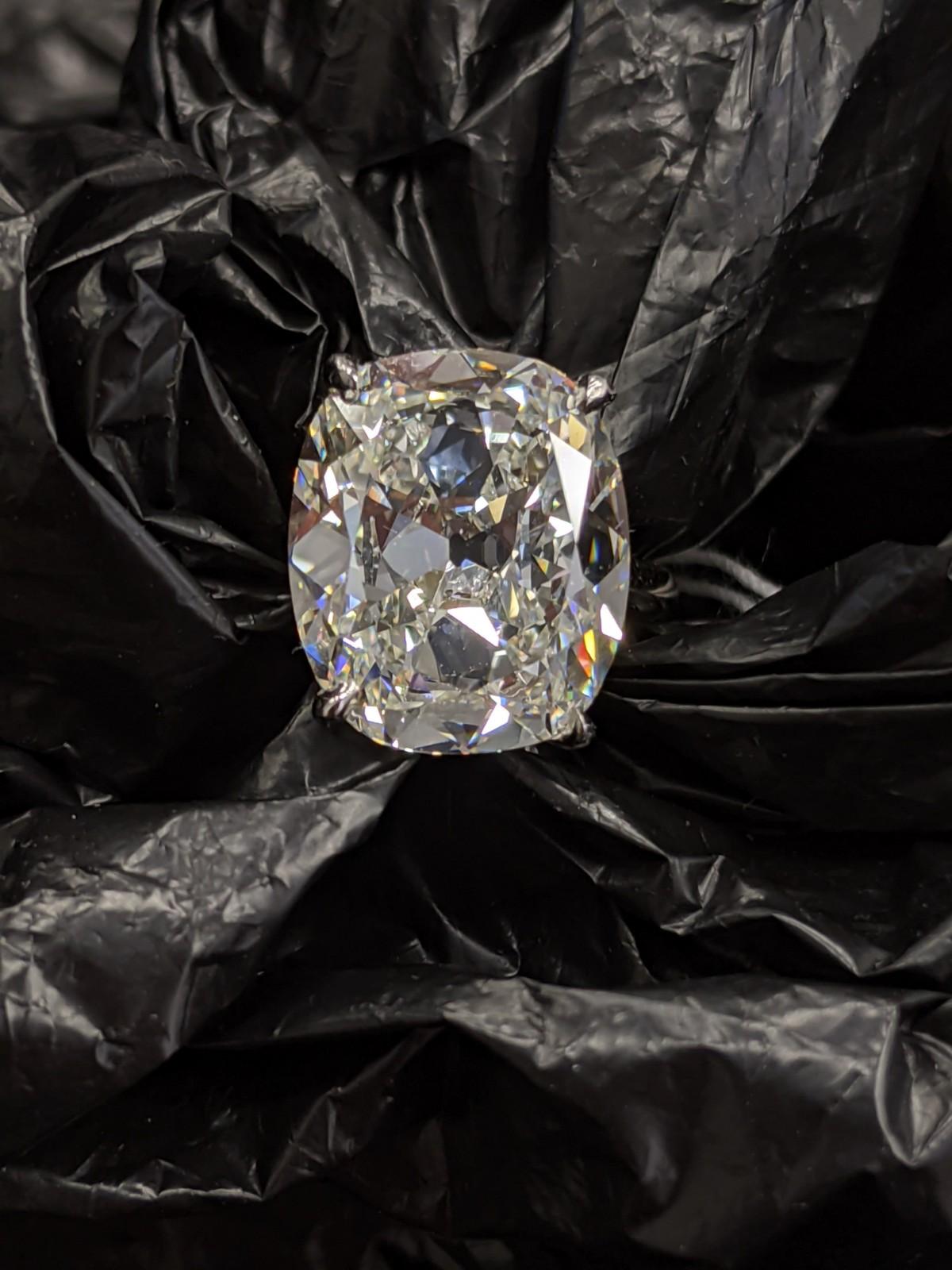 6 Carat Antique Cut Cushion Diamond H, VVS2 GIA, for Custom Mounting In New Condition In New York, NY