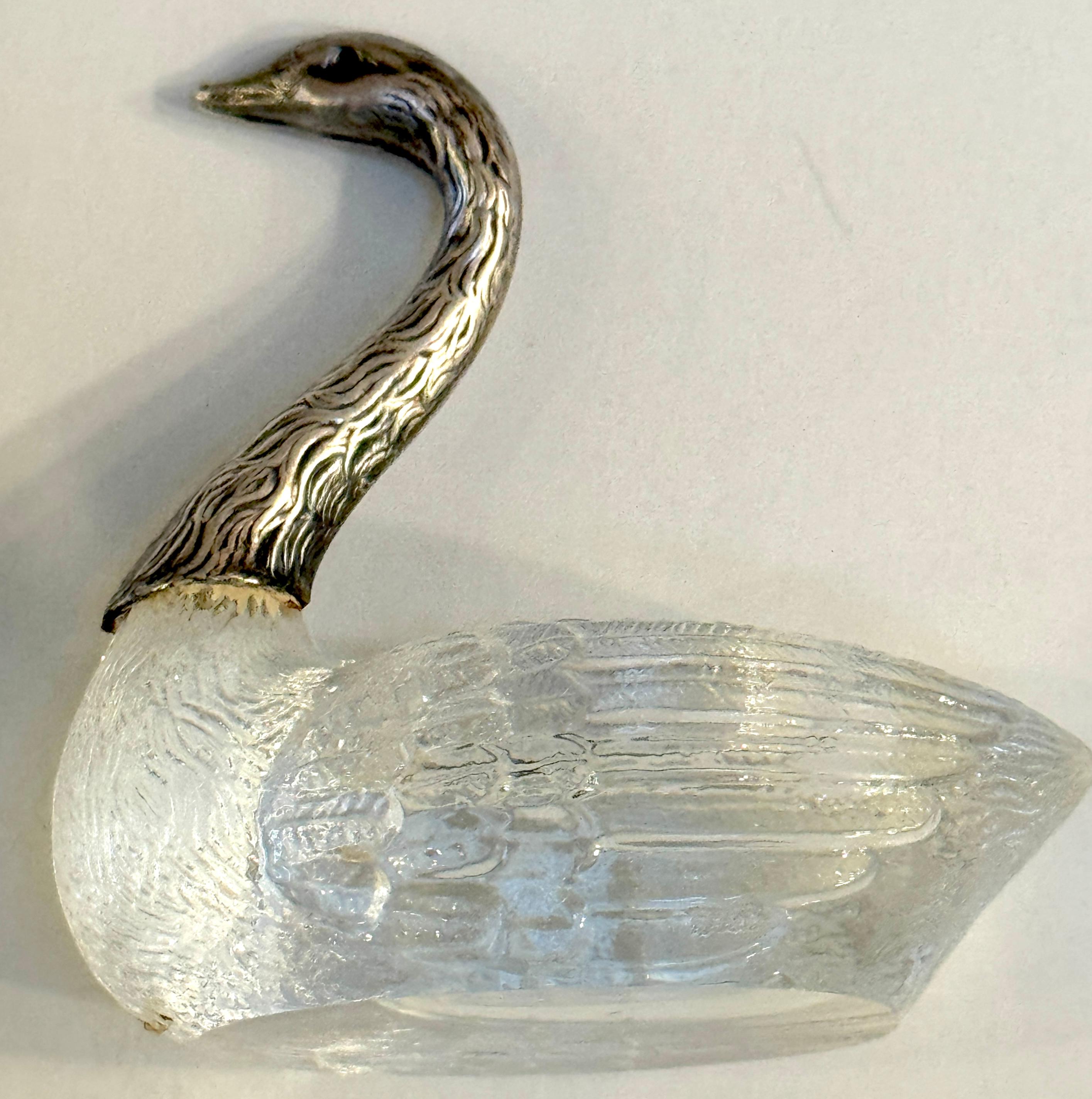 Sei sali/condimenti in cristallo di rocca intagliato e motivo a cigno in sterling con cucchiai in vendita 5