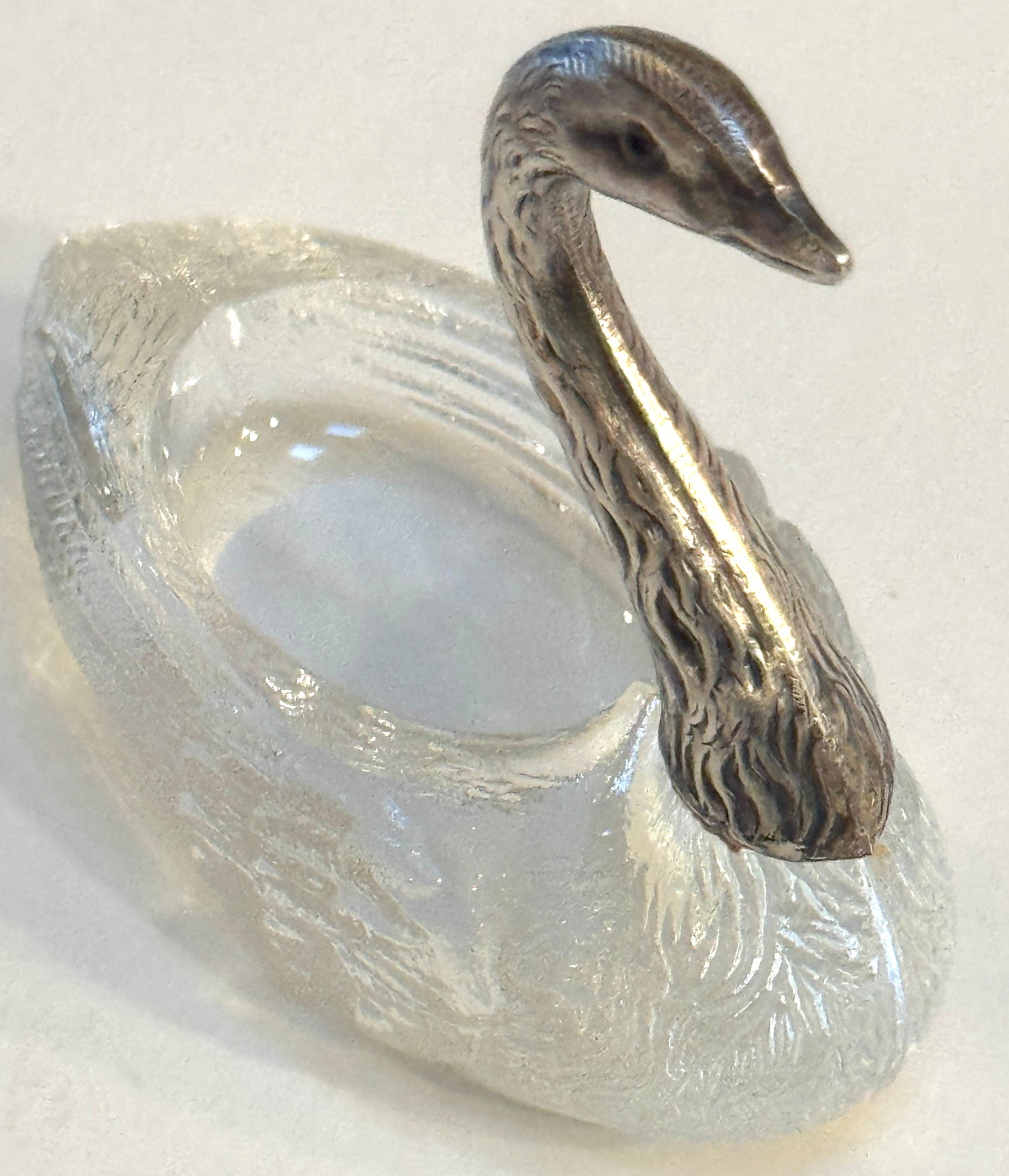 Sei sali/condimenti in cristallo di rocca intagliato e motivo a cigno in sterling con cucchiai in vendita 6