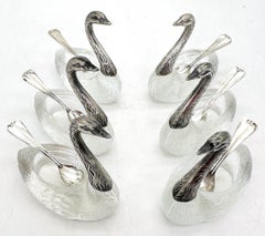 Seis Saleros/Condimentos con Cucharas de Cristal de Roca Tallado y Motivo de Cisne de Esterlina