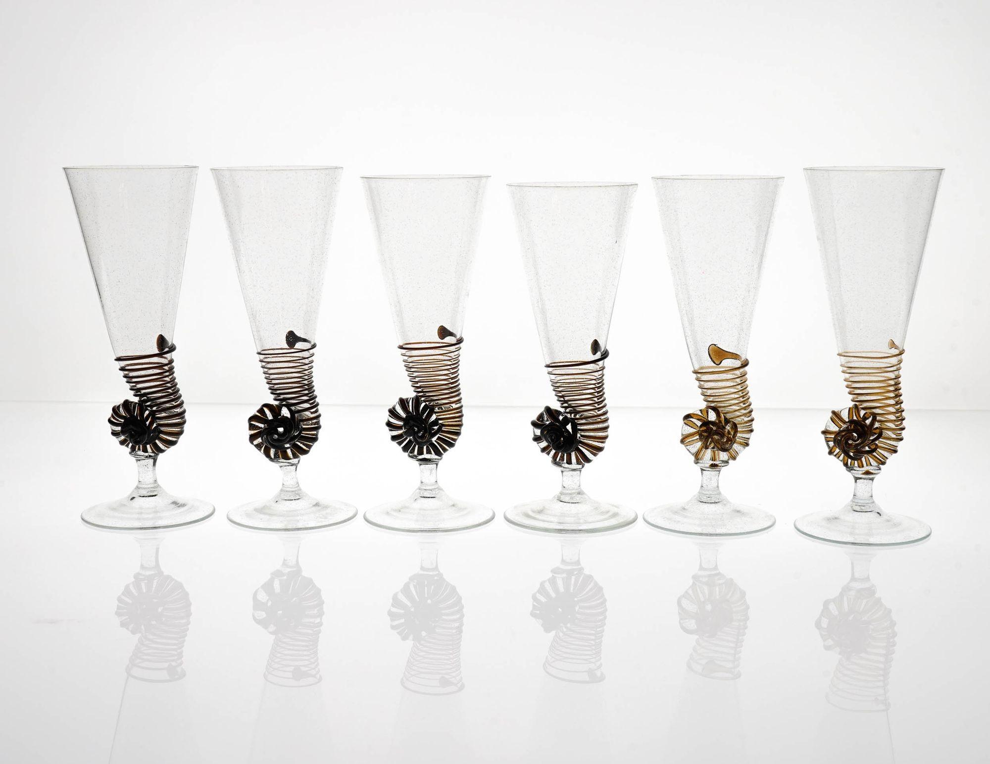Mid-Century Modern Six Cenedese Nautilus Flutes Set, Brown accent and Pulegoso Murano Glass signed For Sale