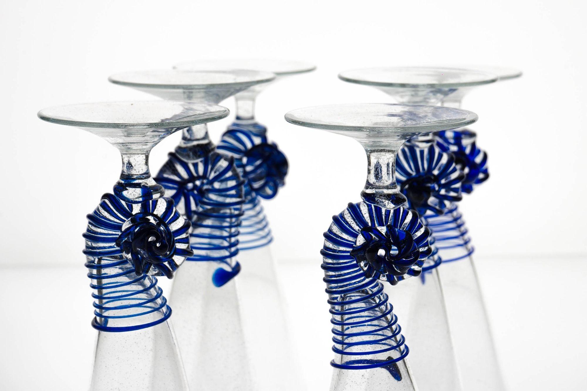 Six Cenedese Nautilus Flutes Set, Cobalt accent and Pulegoso Murano Glass signed For Sale 5