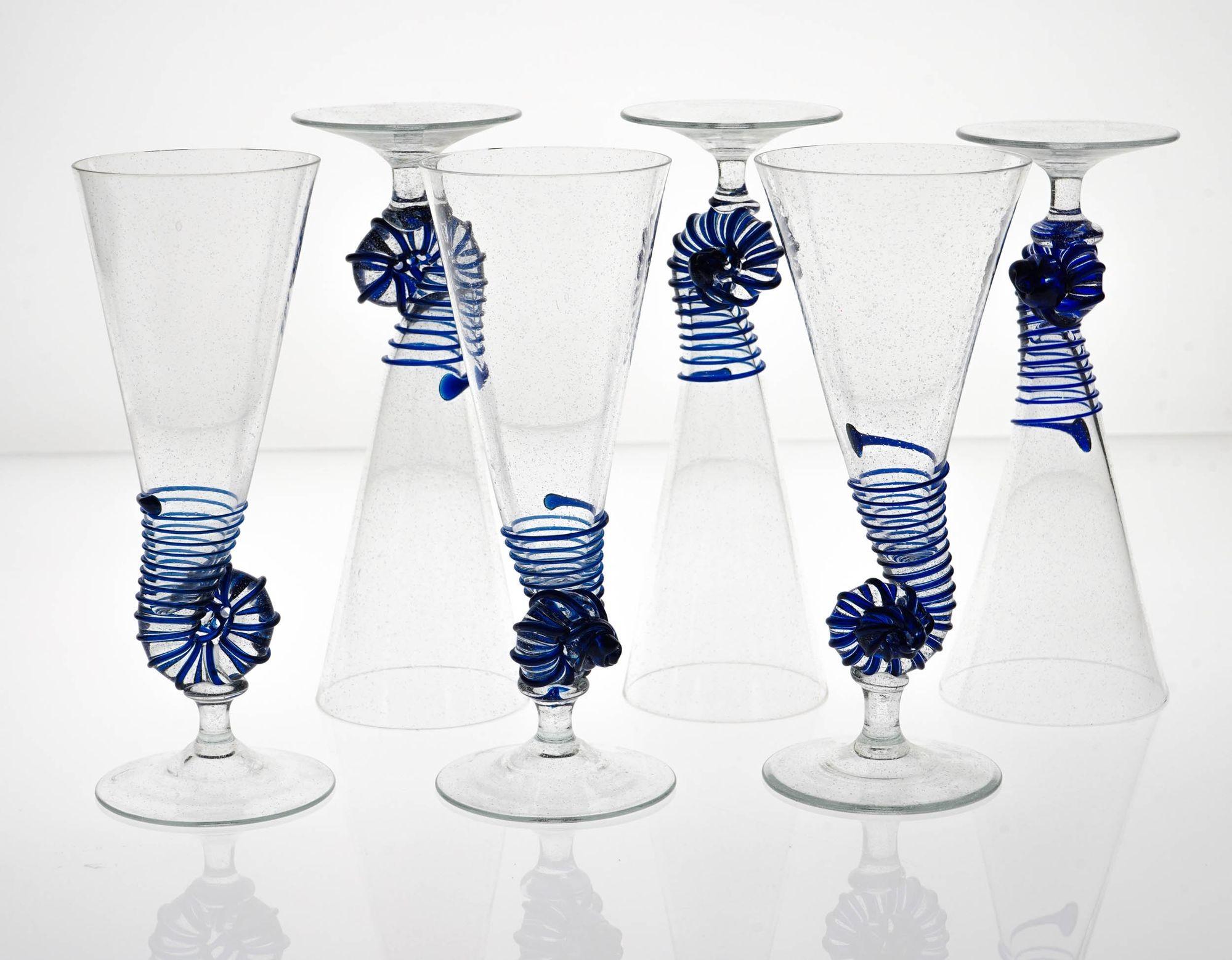 Six Cenedese Nautilus Flutes Set, Cobalt accent and Pulegoso Murano Glass signed For Sale 11