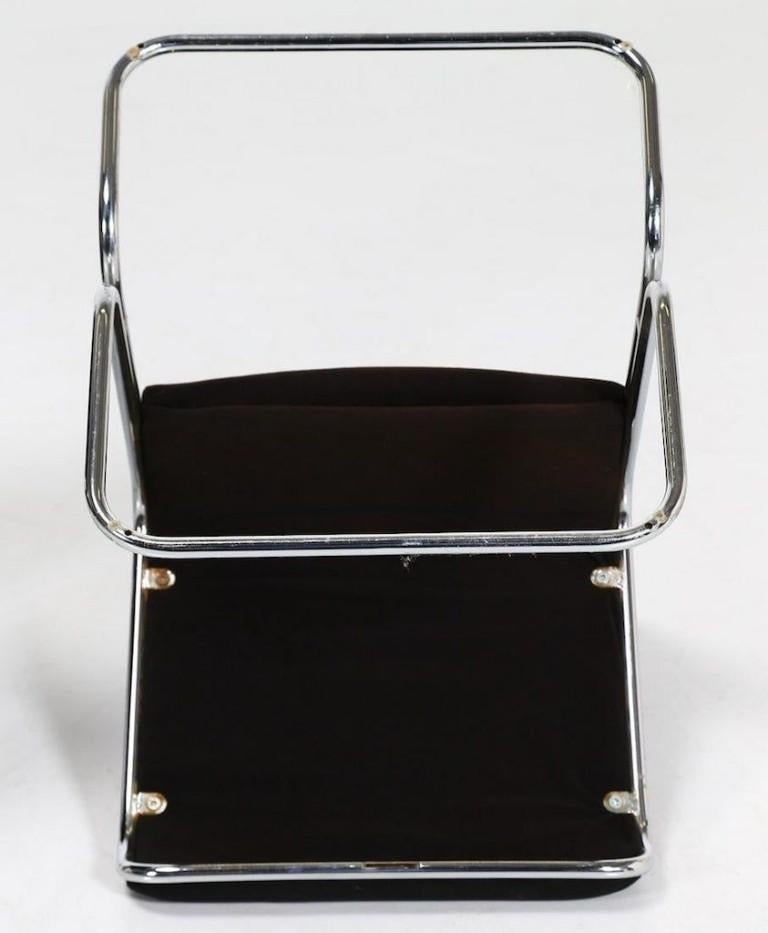 Set of Six chairs is an original piece of design furniture produced by Ariberto Colombo in Italy in the 1980's.

Made of chromed metal and fabric, from Calla model for Arflex presented brand.

Very good conditions.

This object is shipped from
