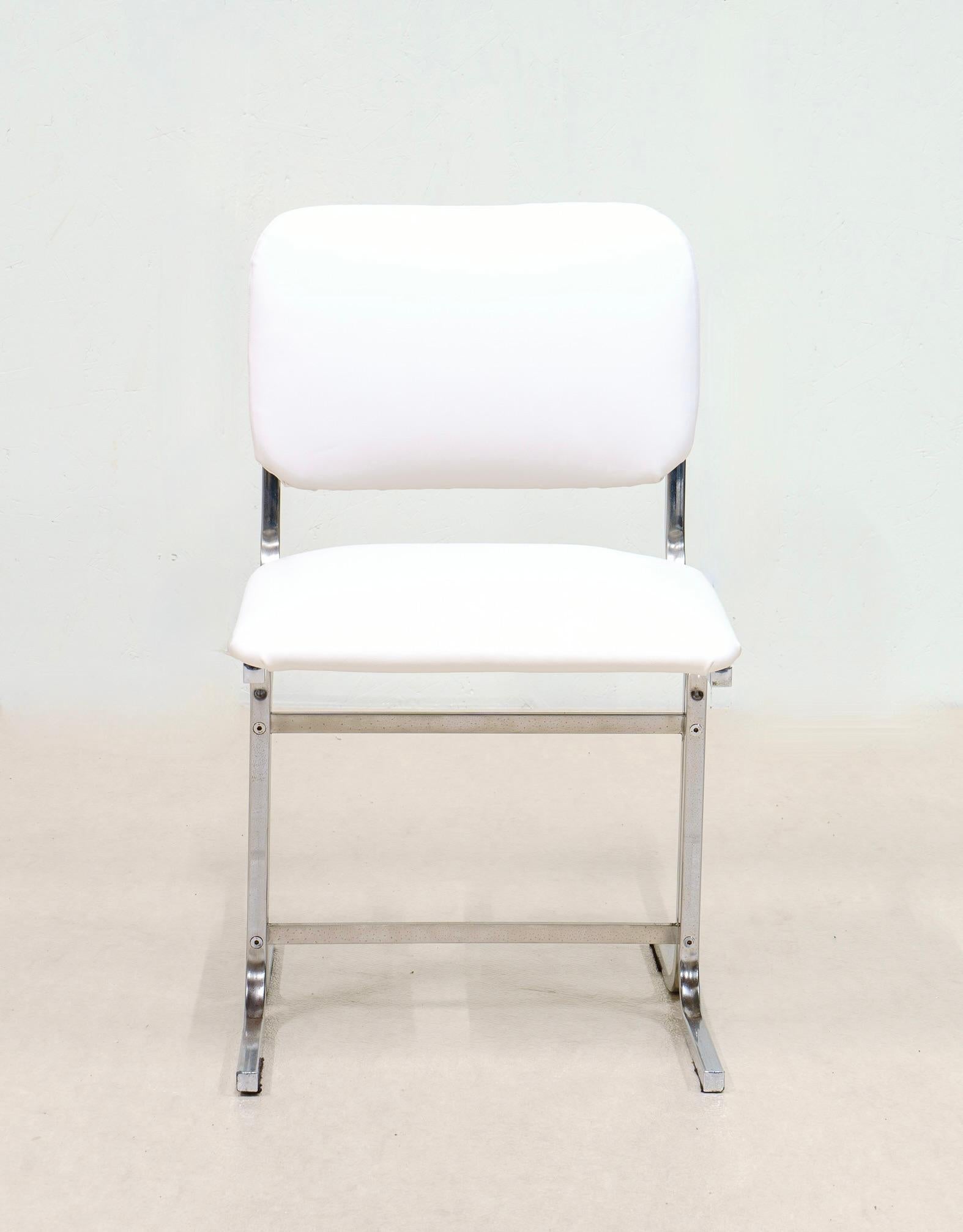 Six chaises, Italie, années 70. en vente 2